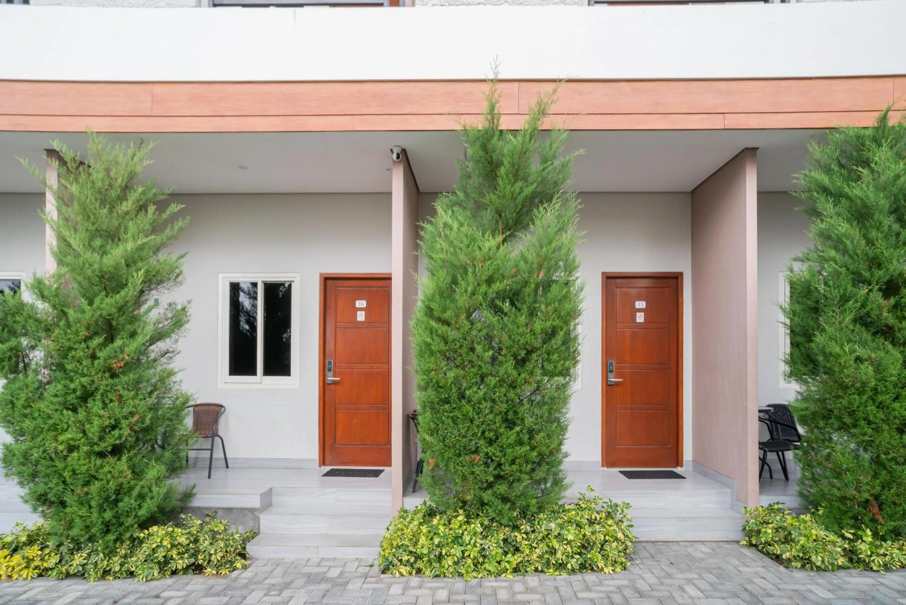 Facade/entrance in Urbanview Hotel Bubusini Batu by RedDoorz