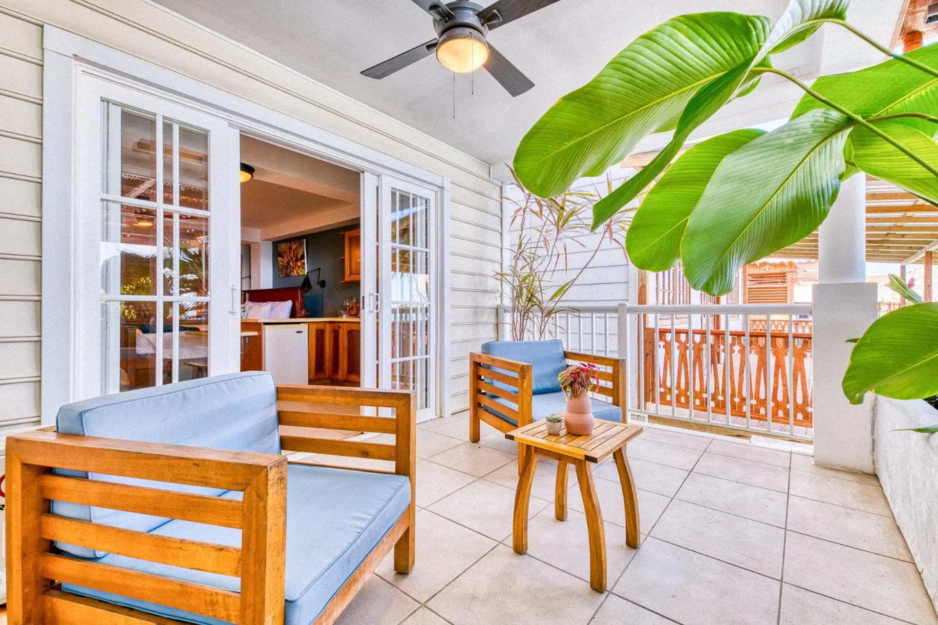 Balcony/Terrace in Tropical Suites Hotel