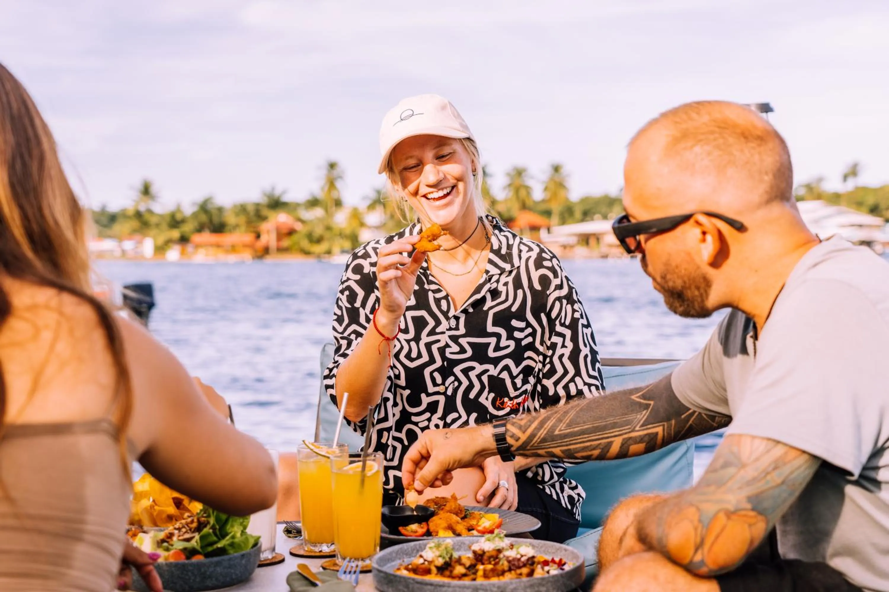 Food and drinks in Tropical Suites Hotel