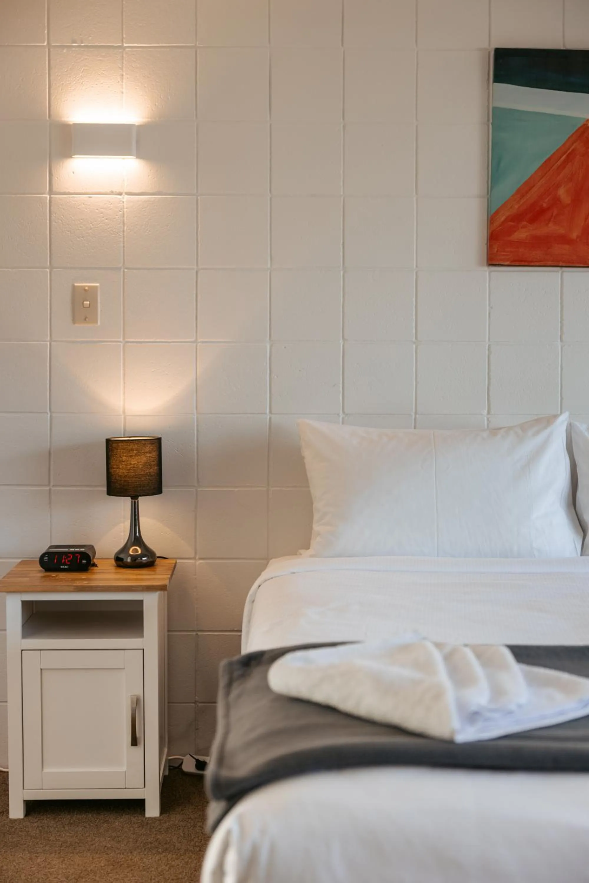 Bed in Roselands Motel