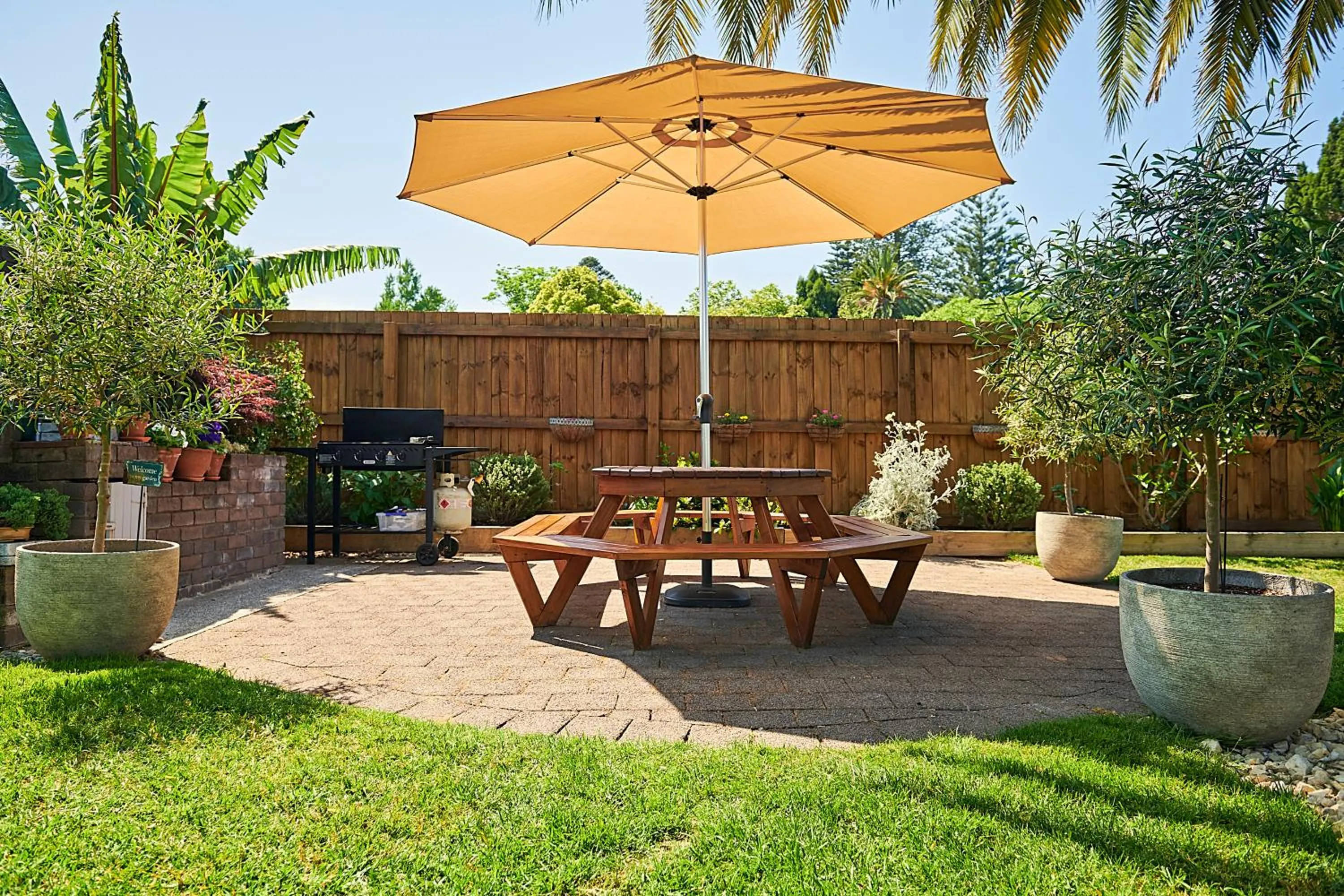 BBQ facilities in Roselands Motel