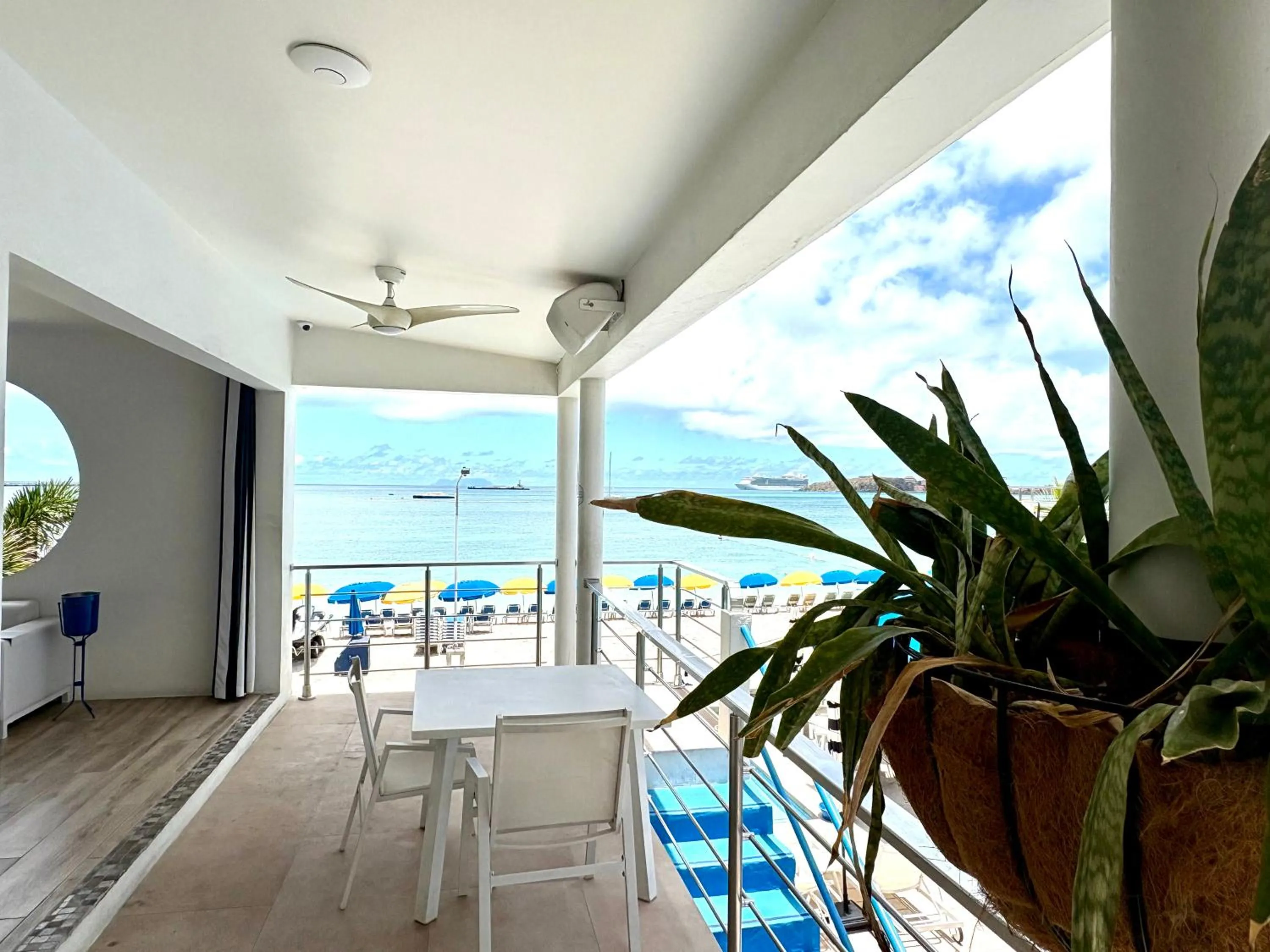 Balcony/Terrace in Seaview Beach Hotel