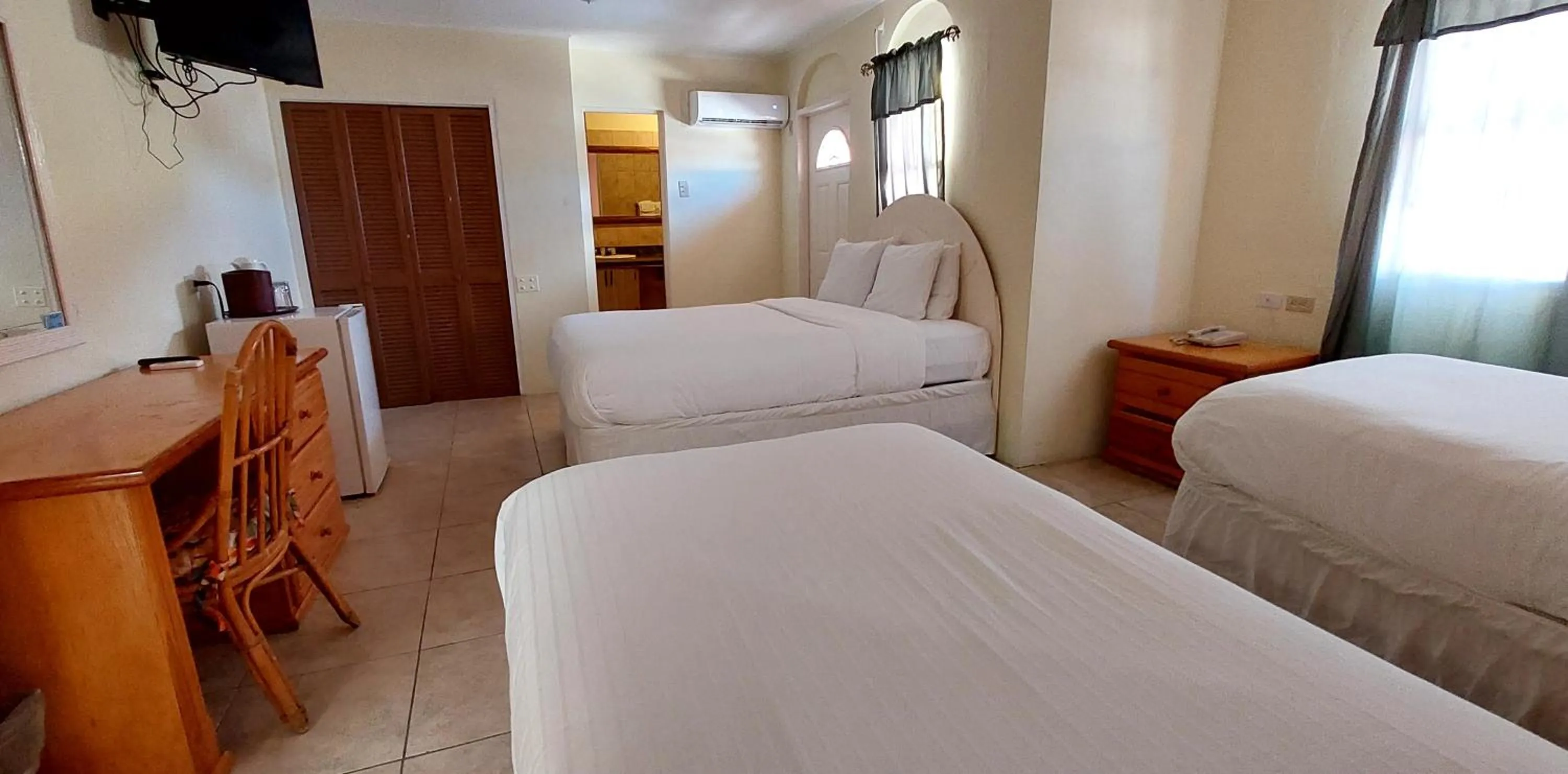 Quadruple Room in Seaview Beach Hotel