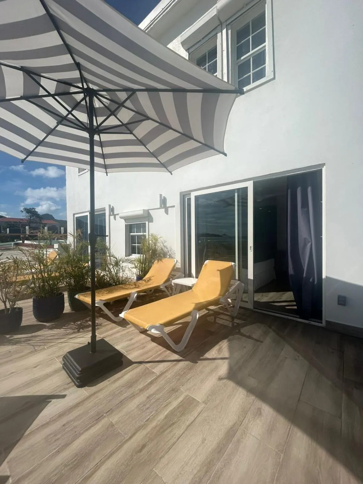 Patio in Seaview Beach Hotel