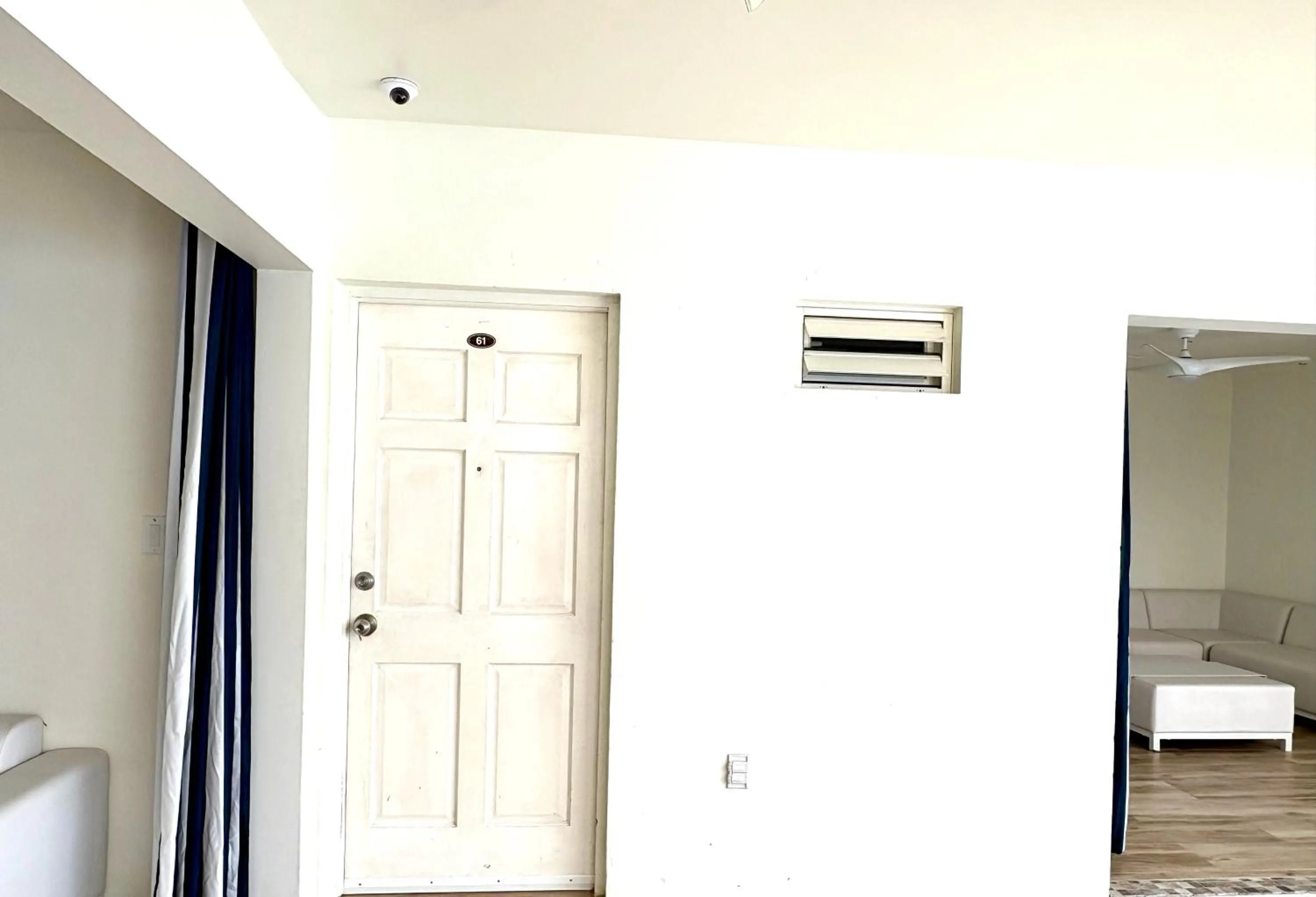 Balcony/Terrace, Bed in Seaview Beach Hotel