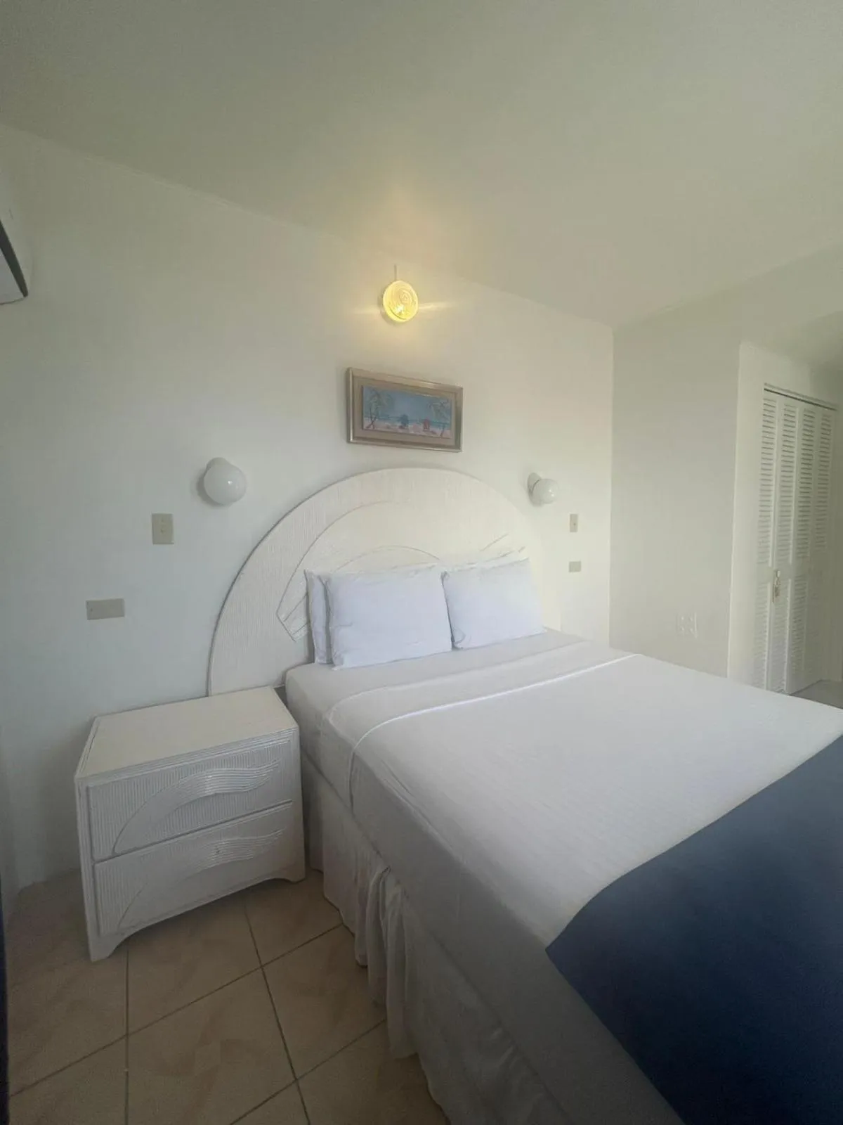 Bed in Seaview Beach Hotel