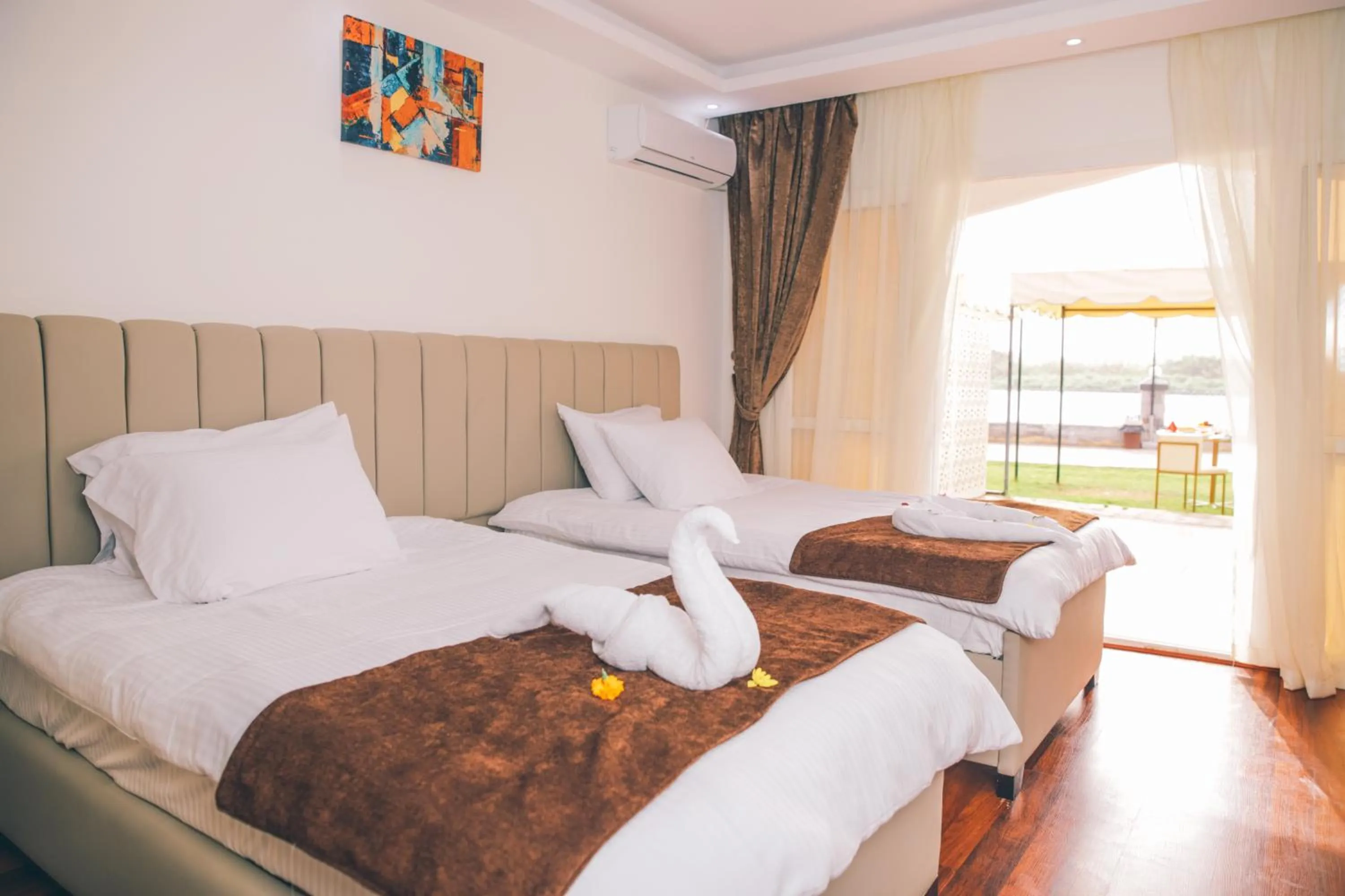 Bed in Jewel Maadi Cabins and Club