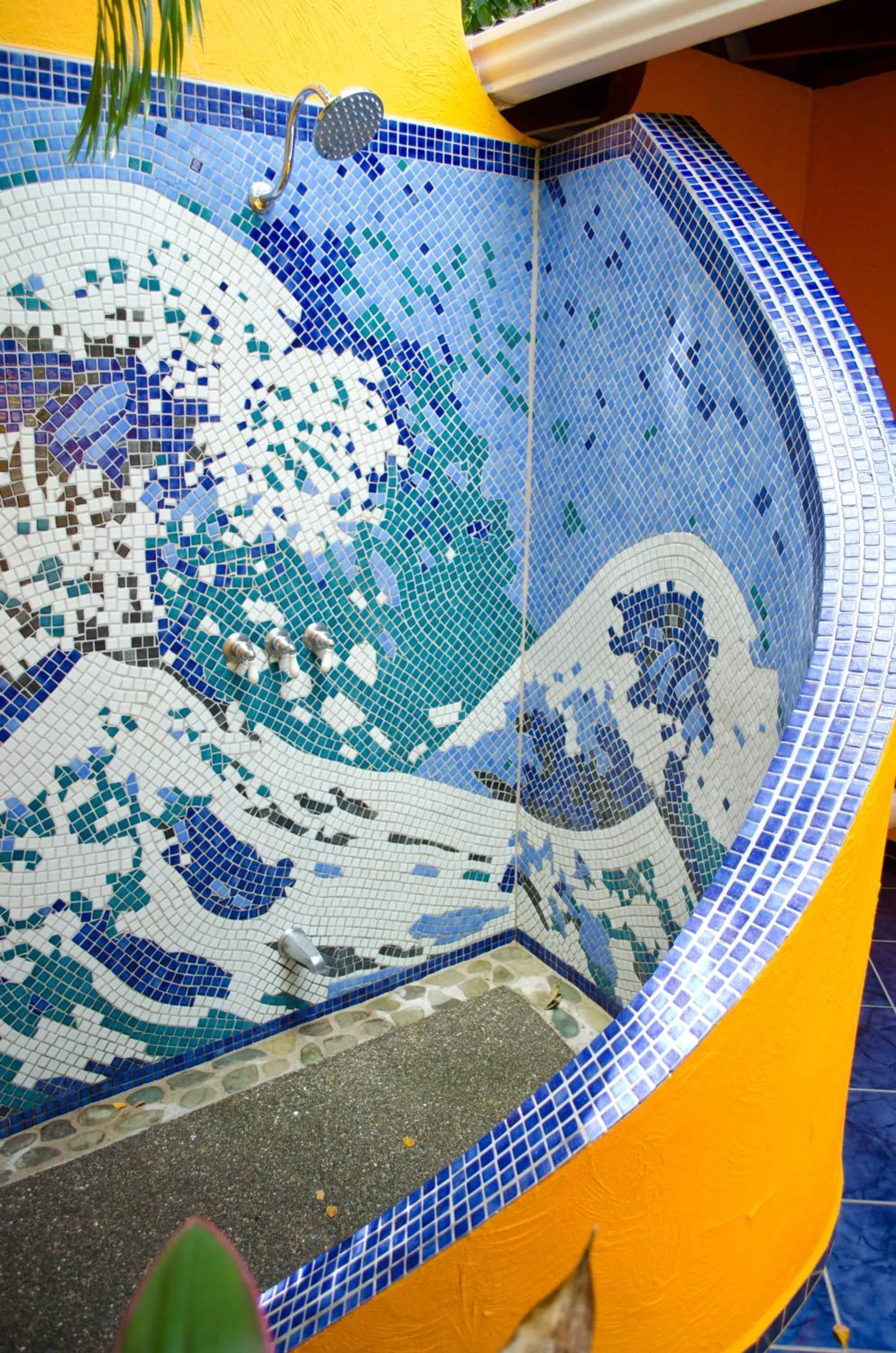 Shower in Hotel Vista de Olas