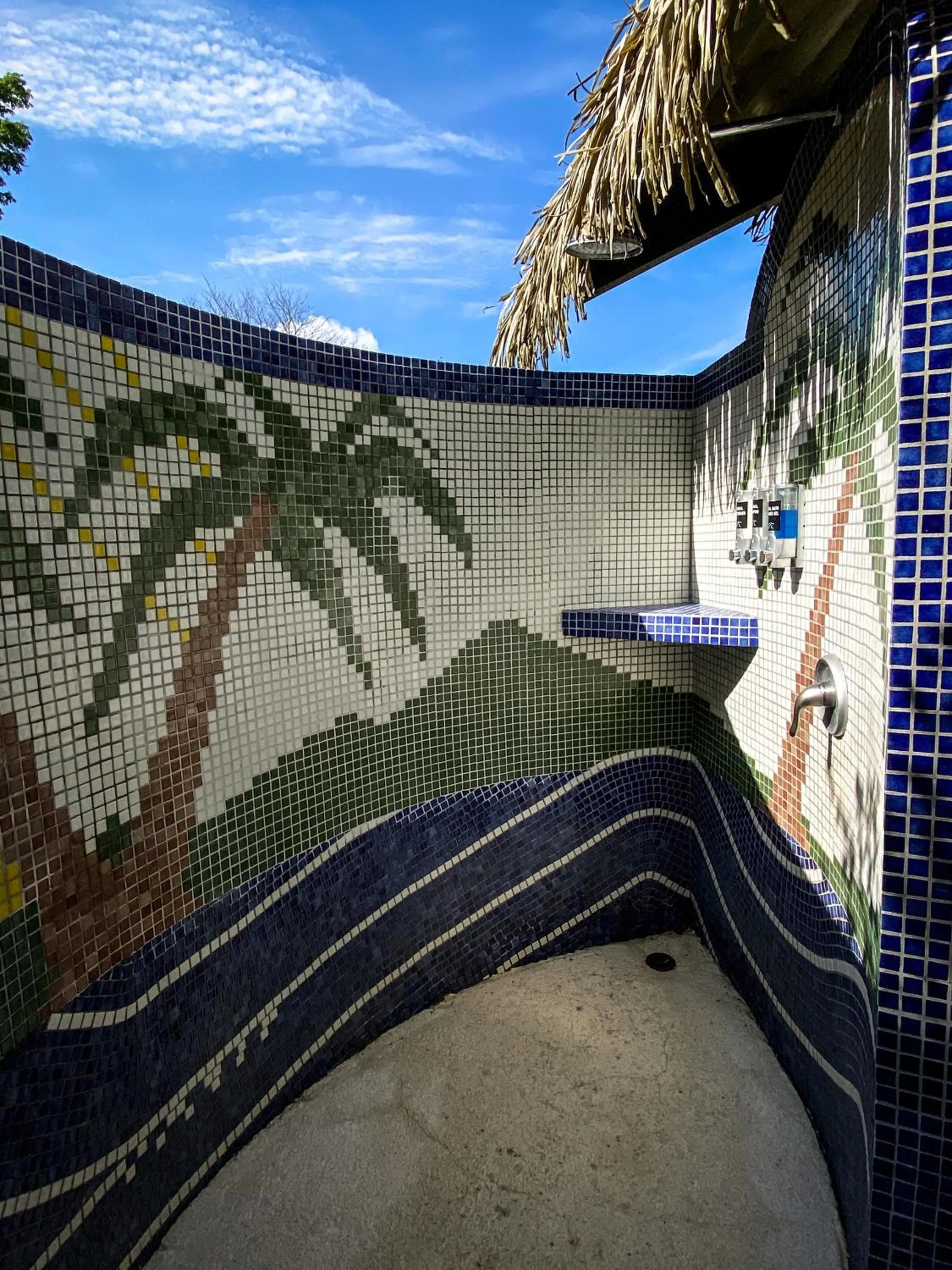 Shower in Hotel Vista de Olas
