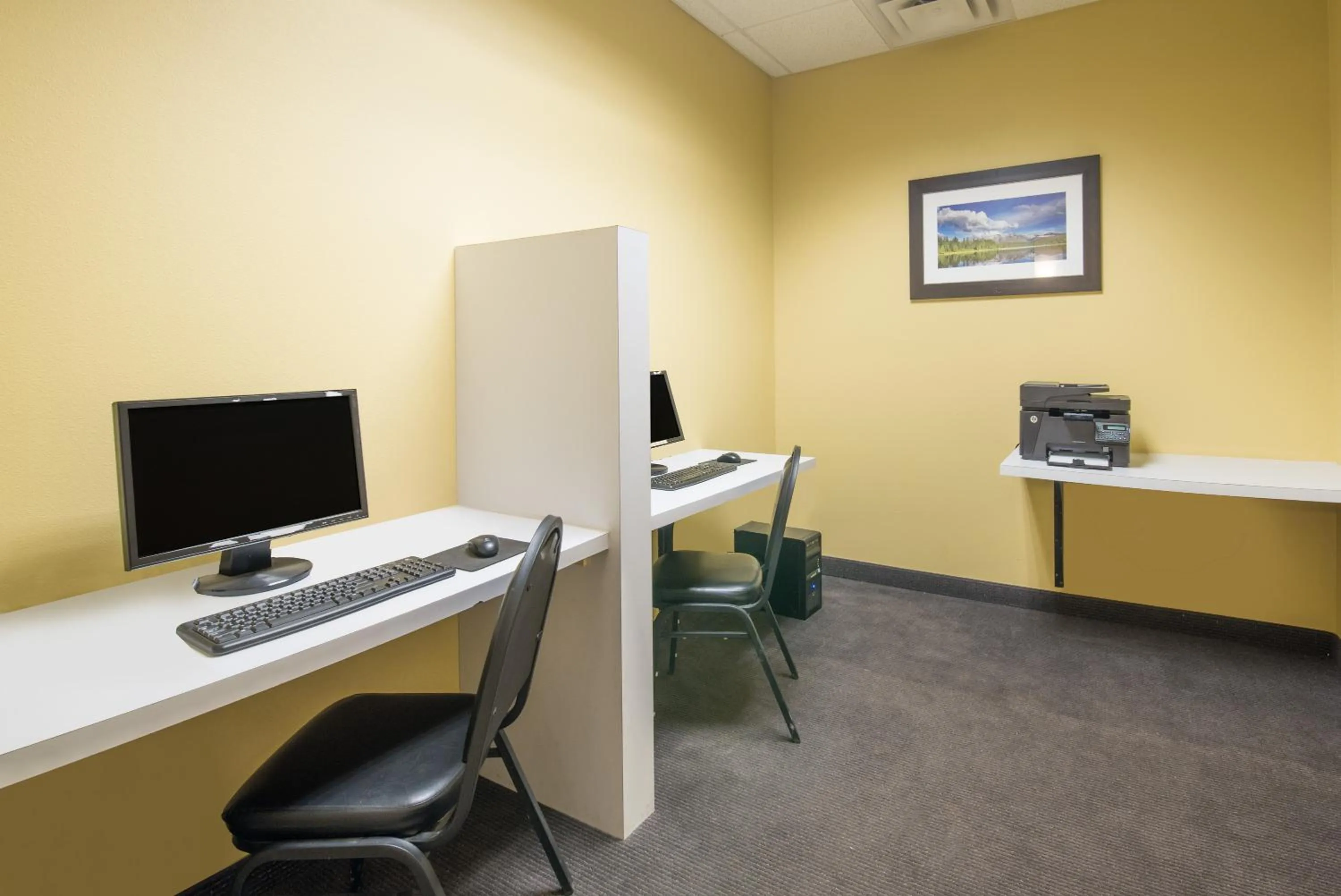 Activities in Bakken Airport XWA Hotel & Studios