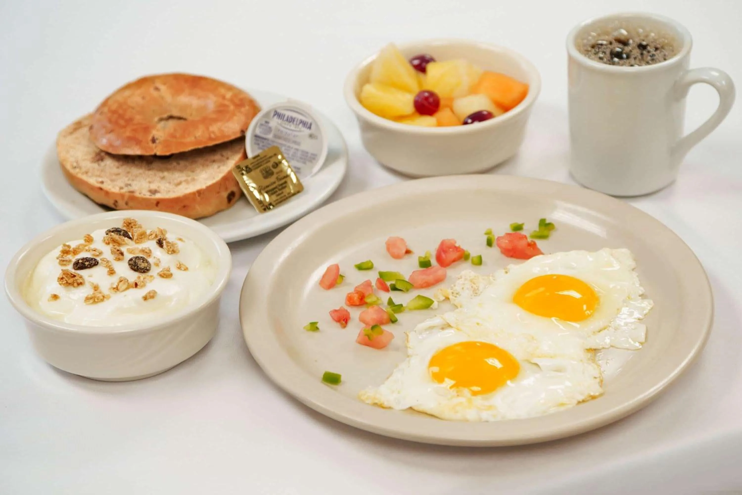 Restaurant/places to eat in Bakken Airport XWA Hotel & Studios