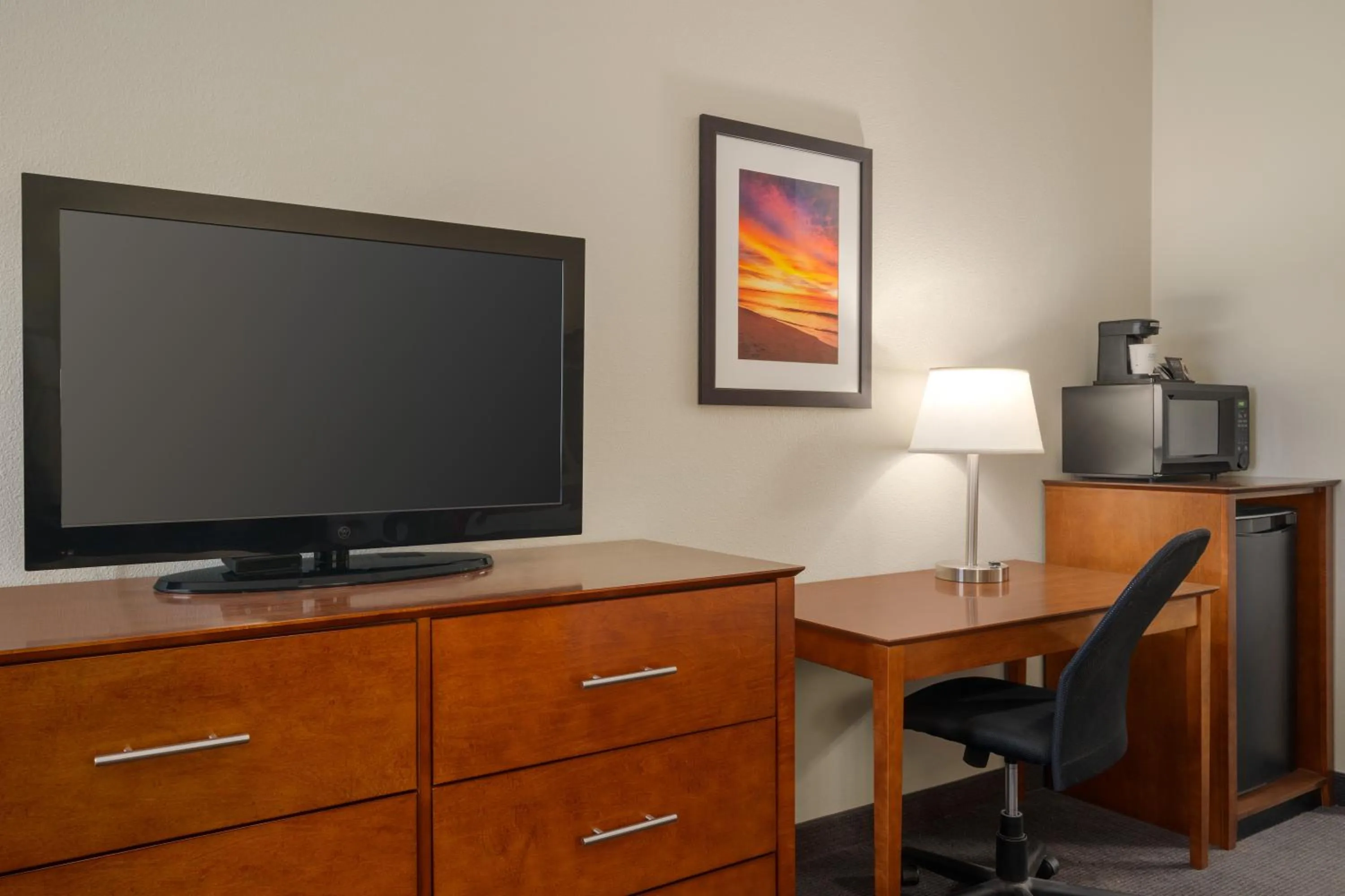 Food and drinks in Bakken Airport XWA Hotel & Studios