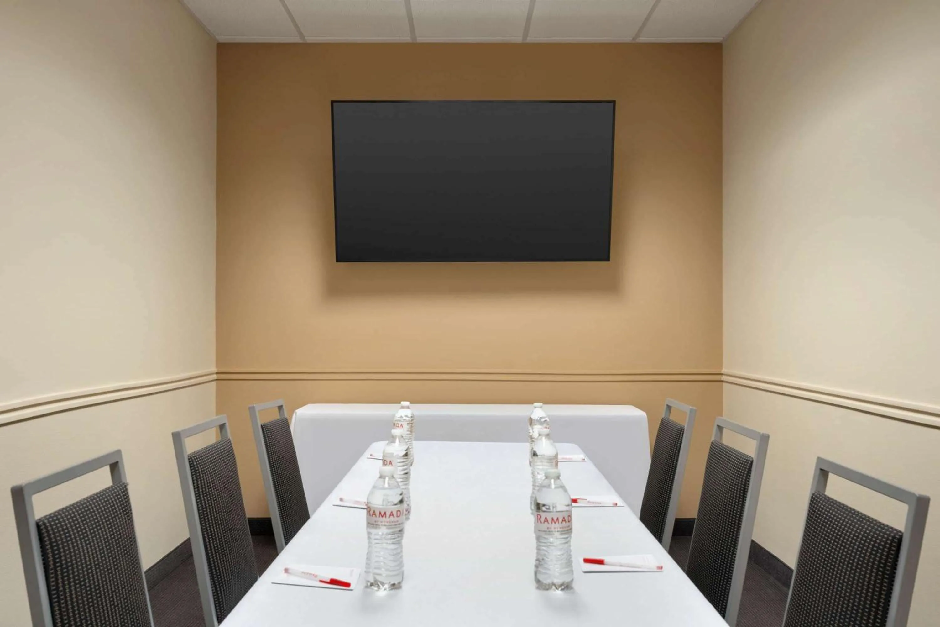 On site in Bakken Airport XWA Hotel & Studios