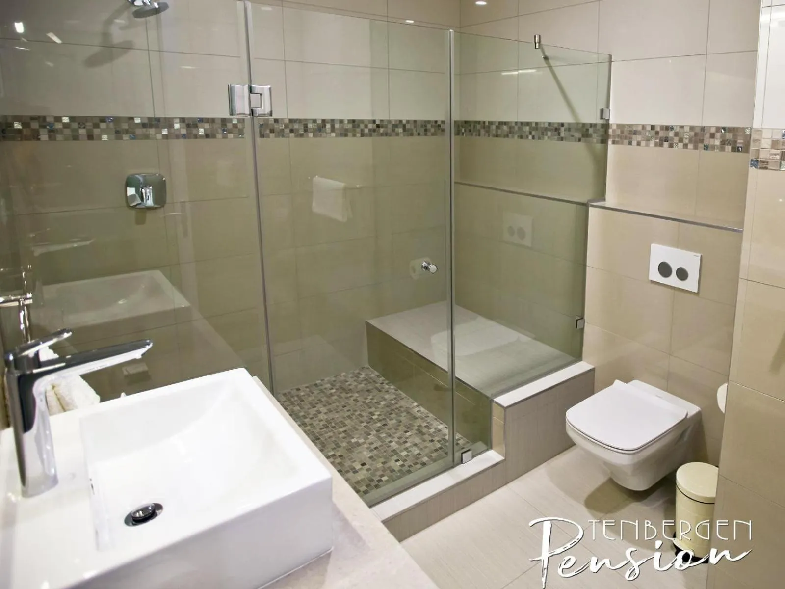 Bathroom in Tenbergen Pension Hotel