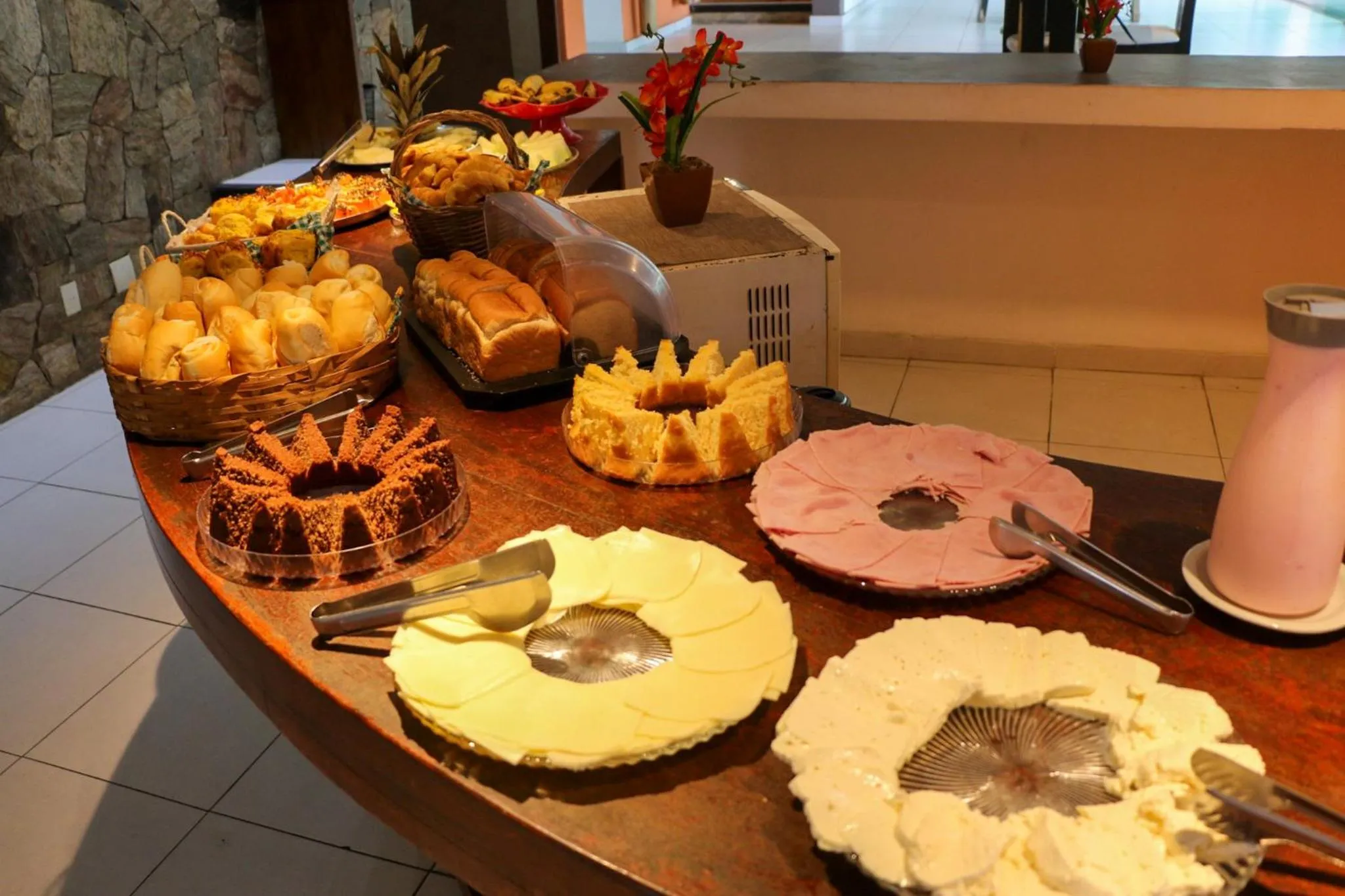 Buffet breakfast in Tarumã Búzios Hotel