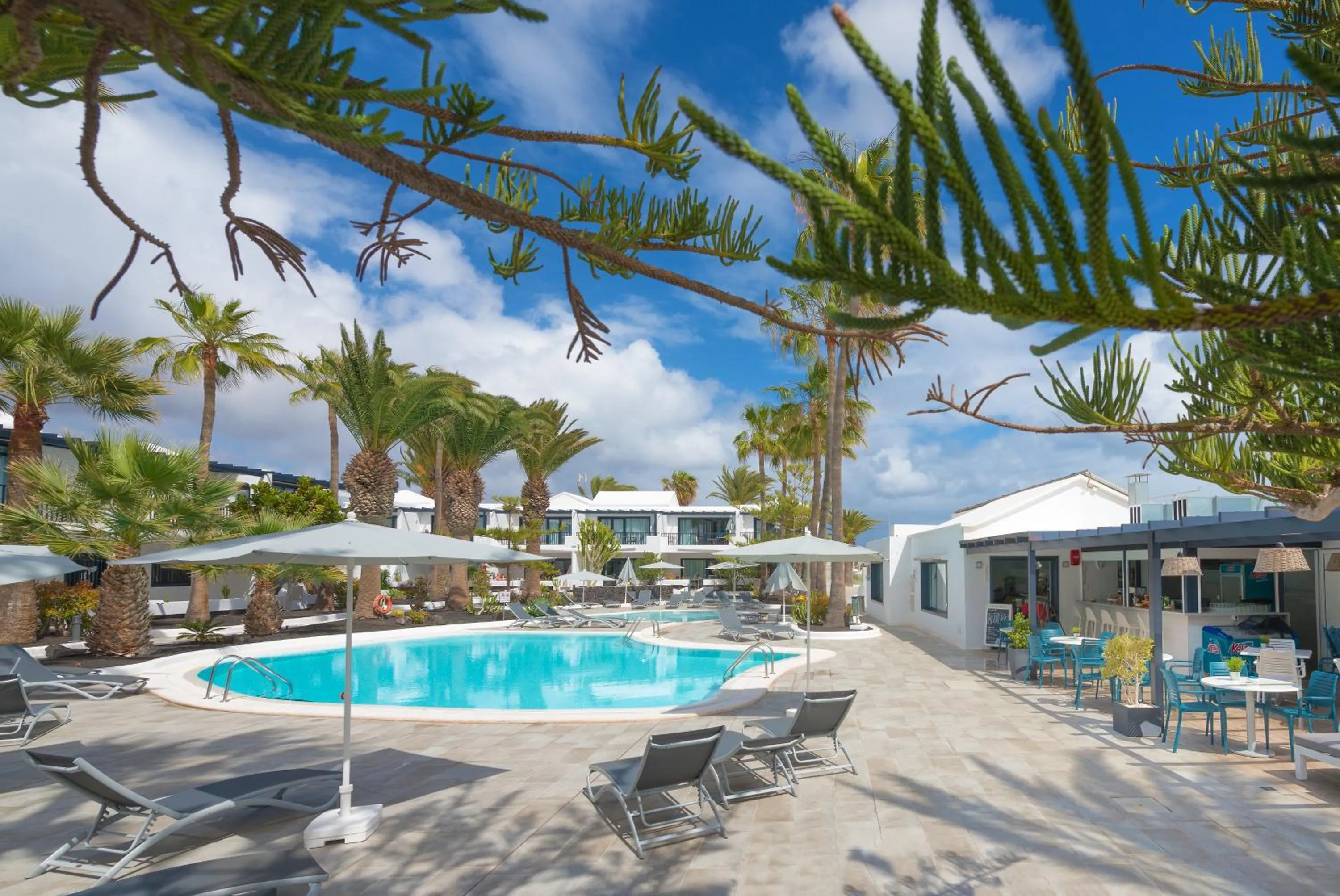 Swimming pool in Apartamentos Playamar