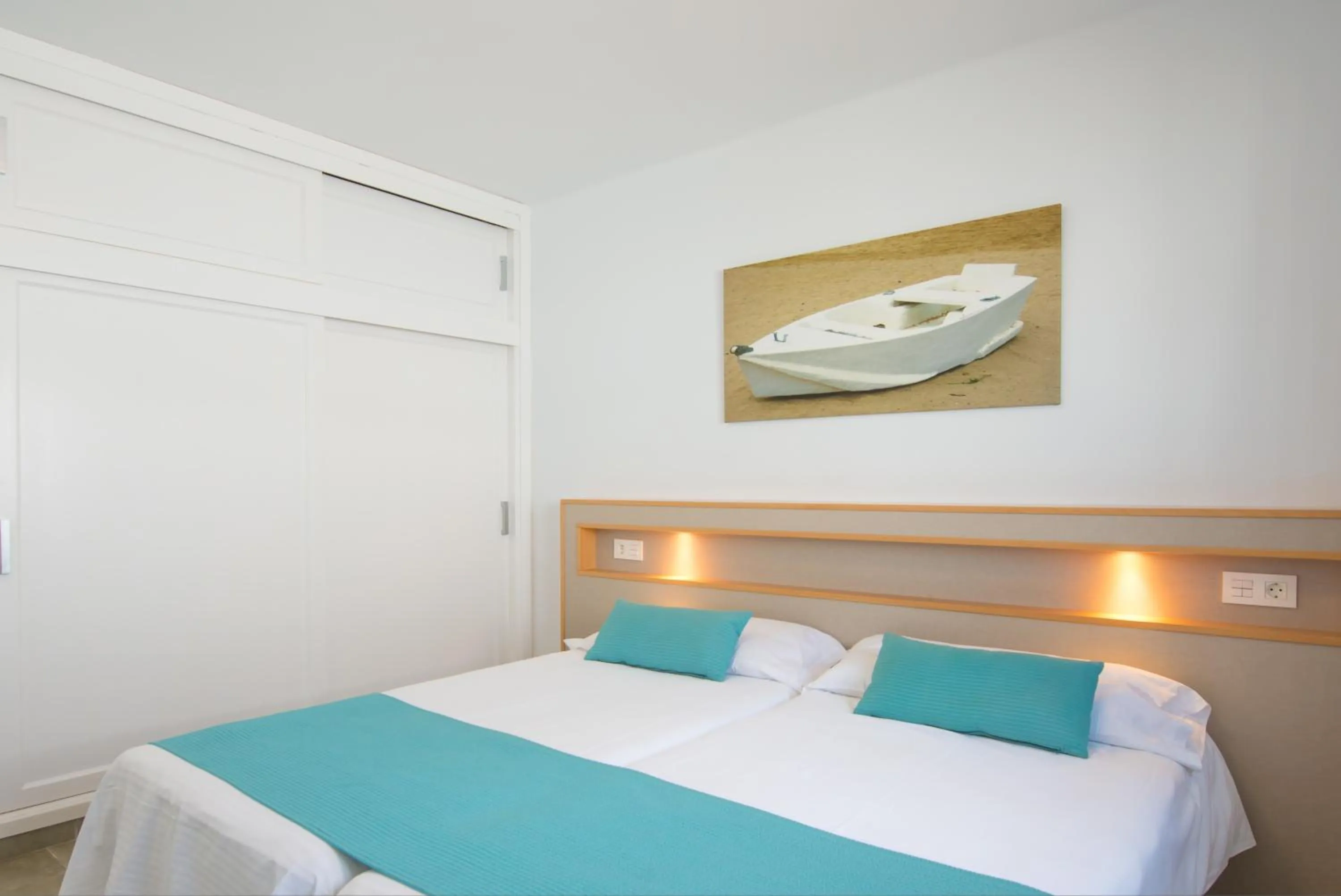 Photo of the whole room, Bed in Apartamentos Playamar