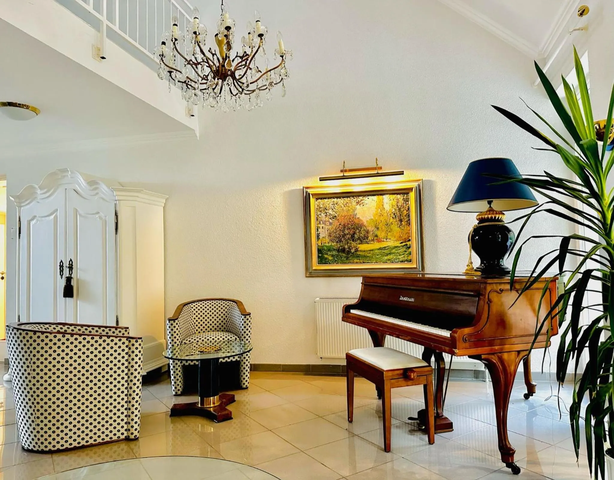 Communal lounge/ TV room in Landhotel Bellevue