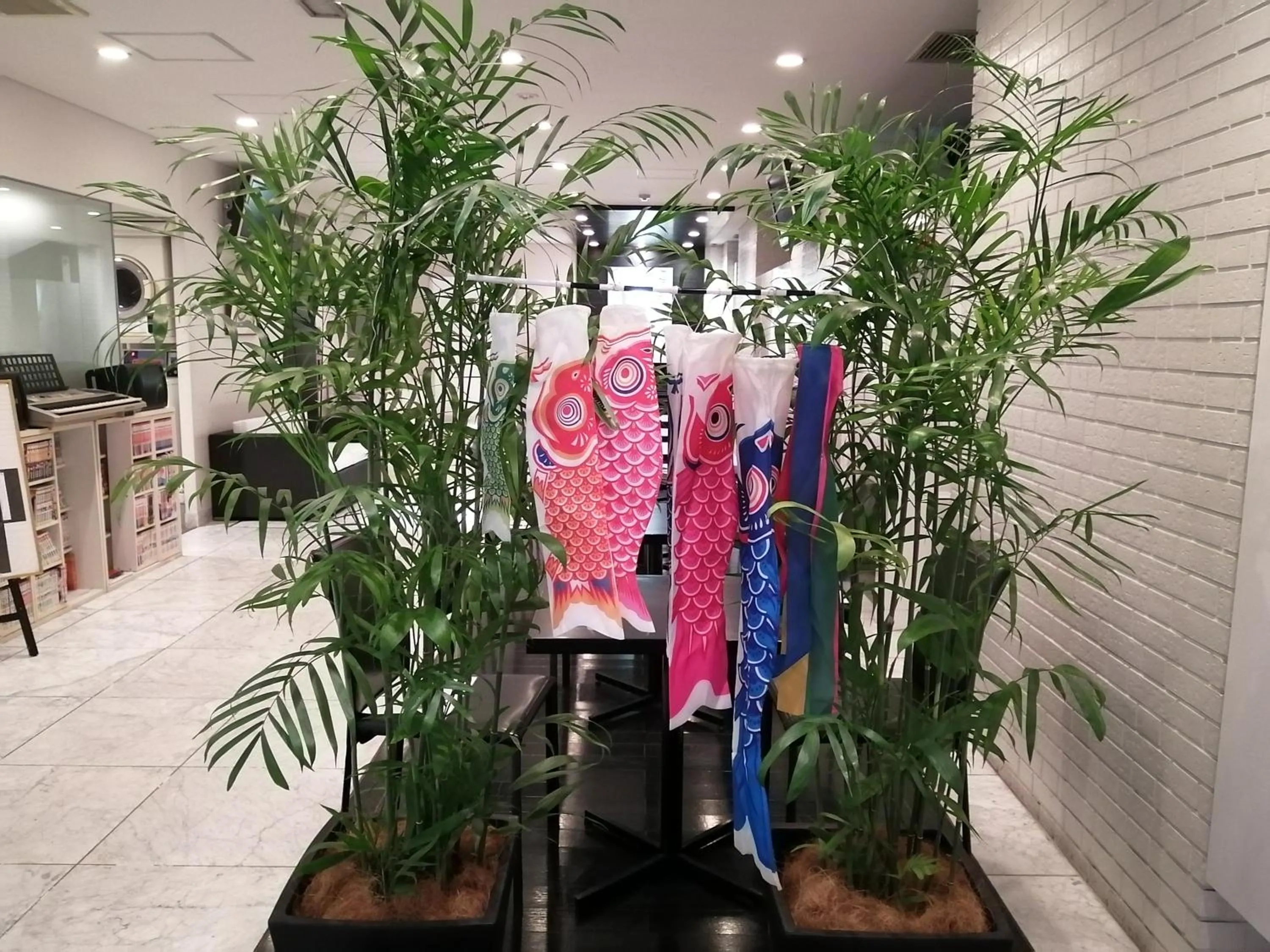 Hamilton Hotel Black