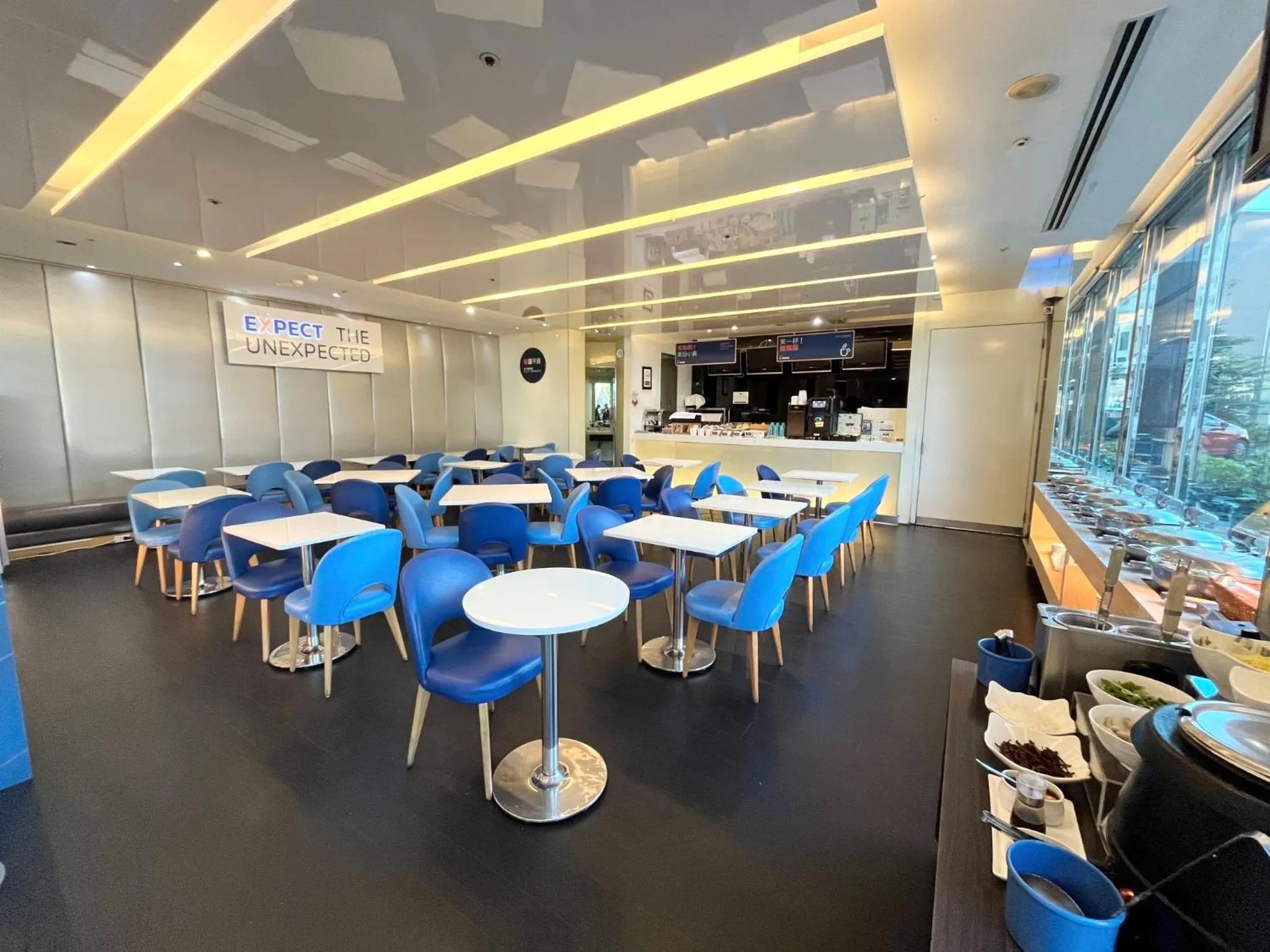 Breakfast in Holiday Inn Express Taoyuan by IHG