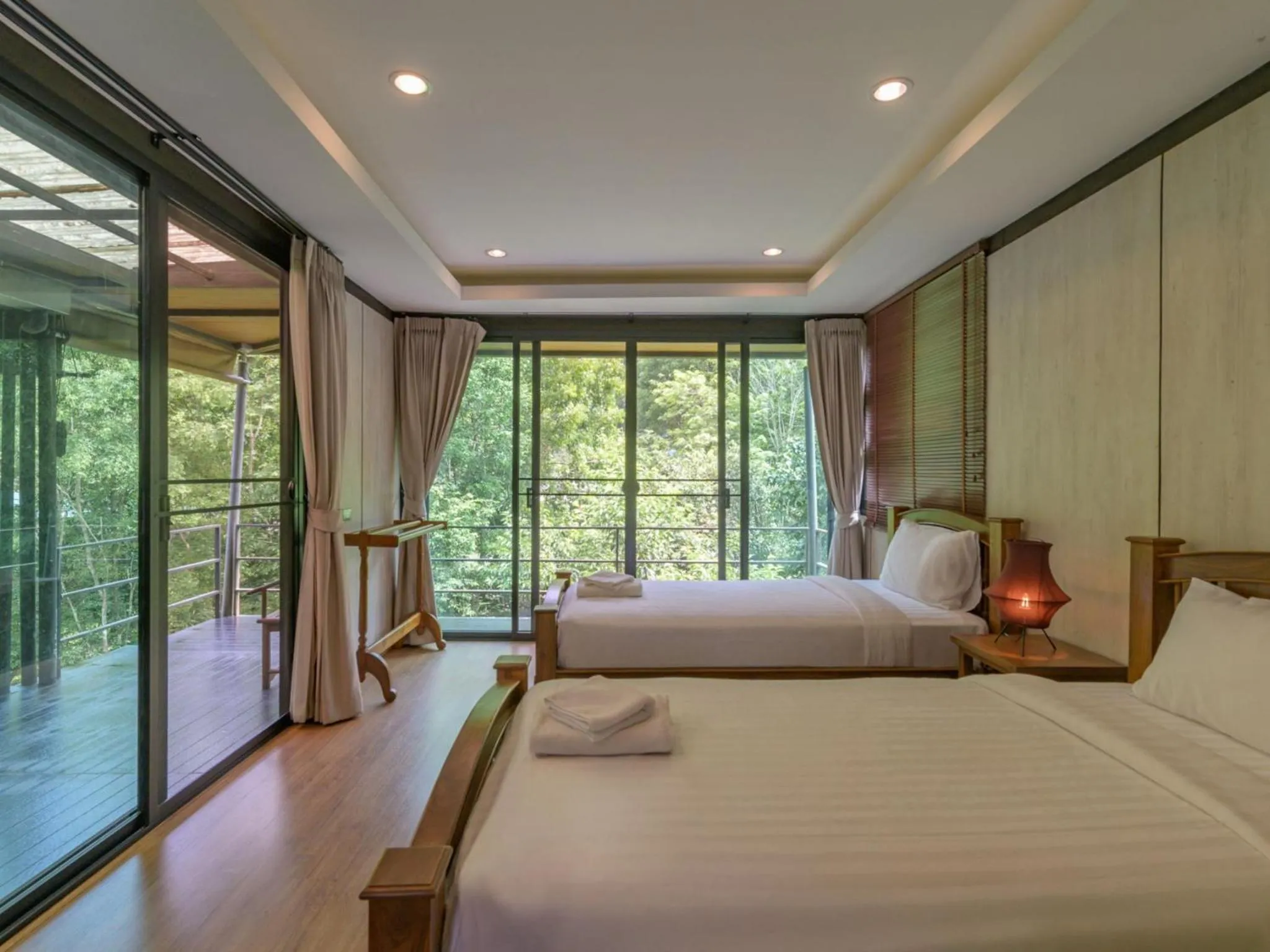 Bedroom, Bed in The Stream House