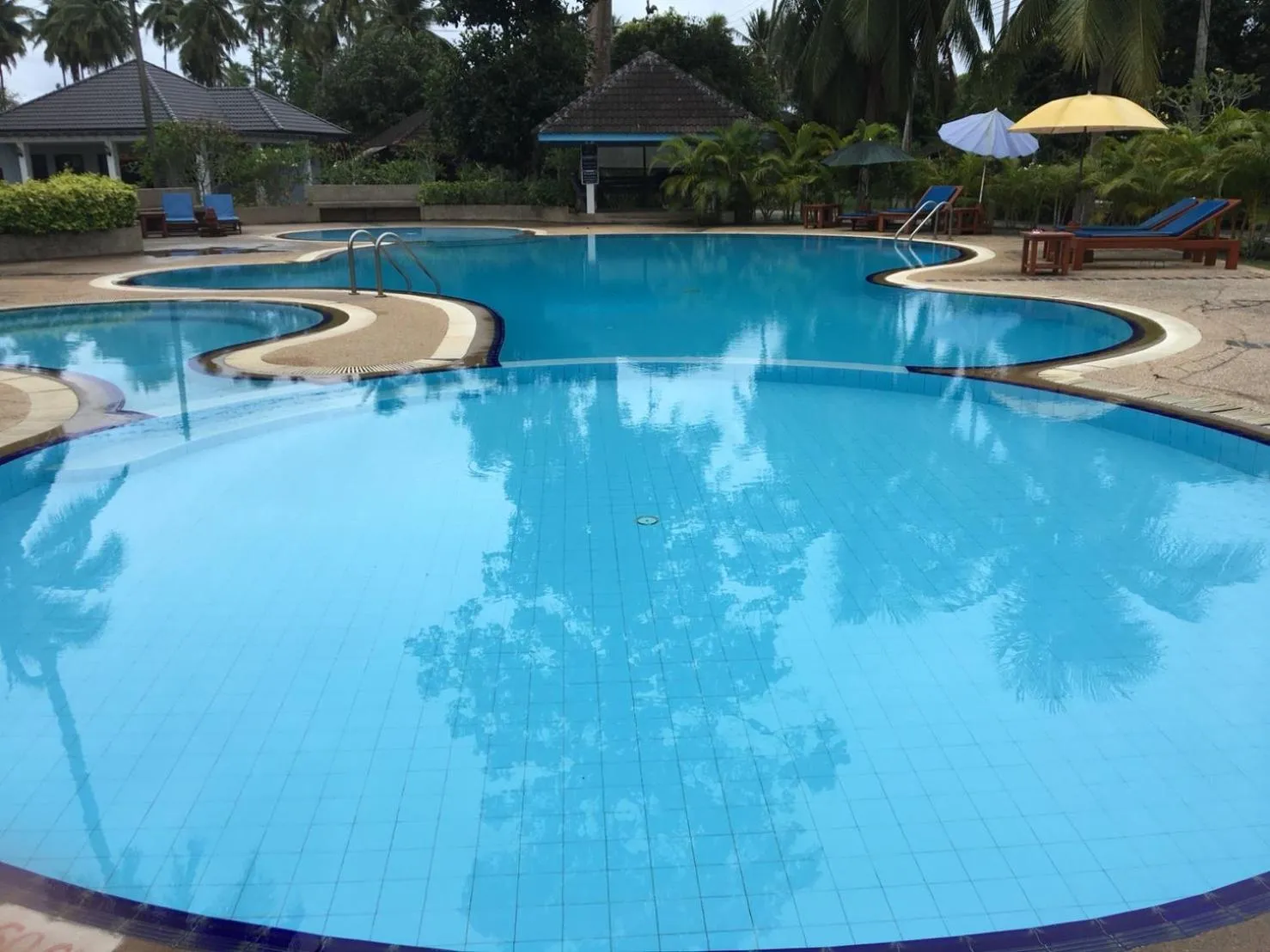 Swimming pool in Suan Bankrut Beach Resort