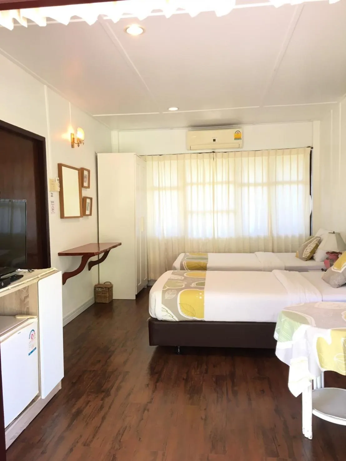 Photo of the whole room, Bed in Suan Bankrut Beach Resort