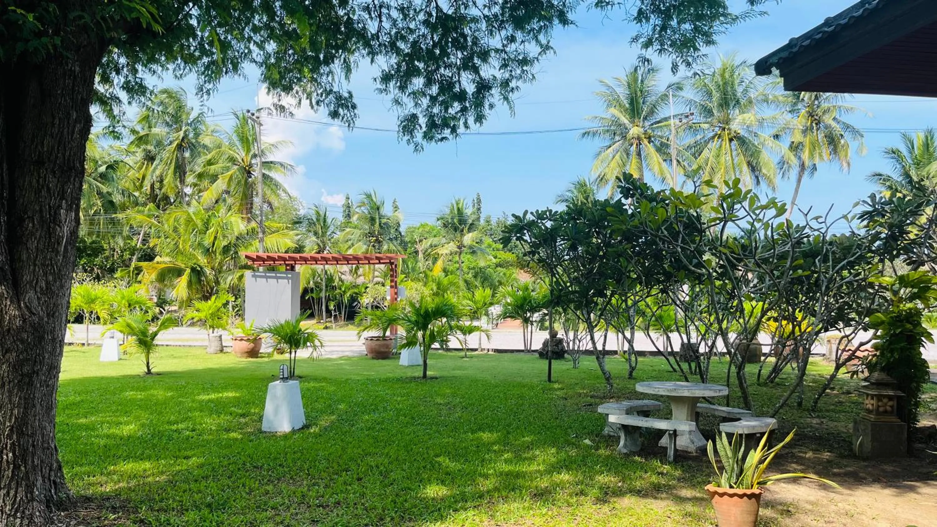 Garden in Suan Bankrut Beach Resort