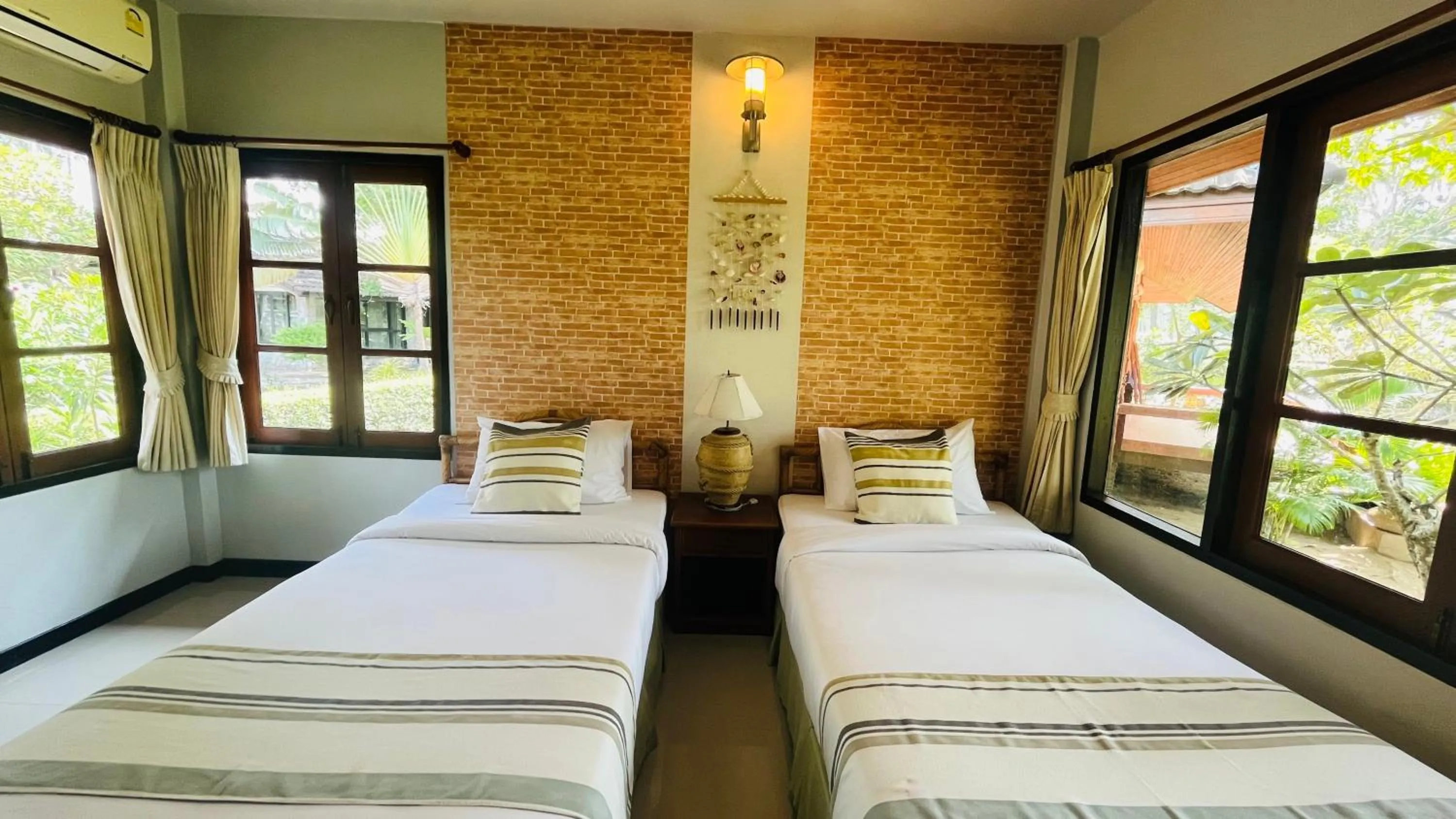 Bed in Suan Bankrut Beach Resort