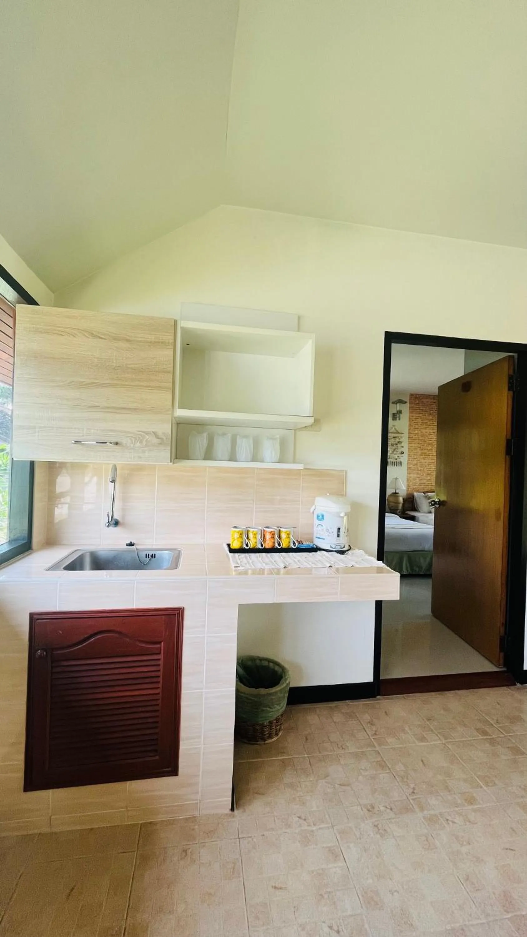 Food and drinks in Suan Bankrut Beach Resort