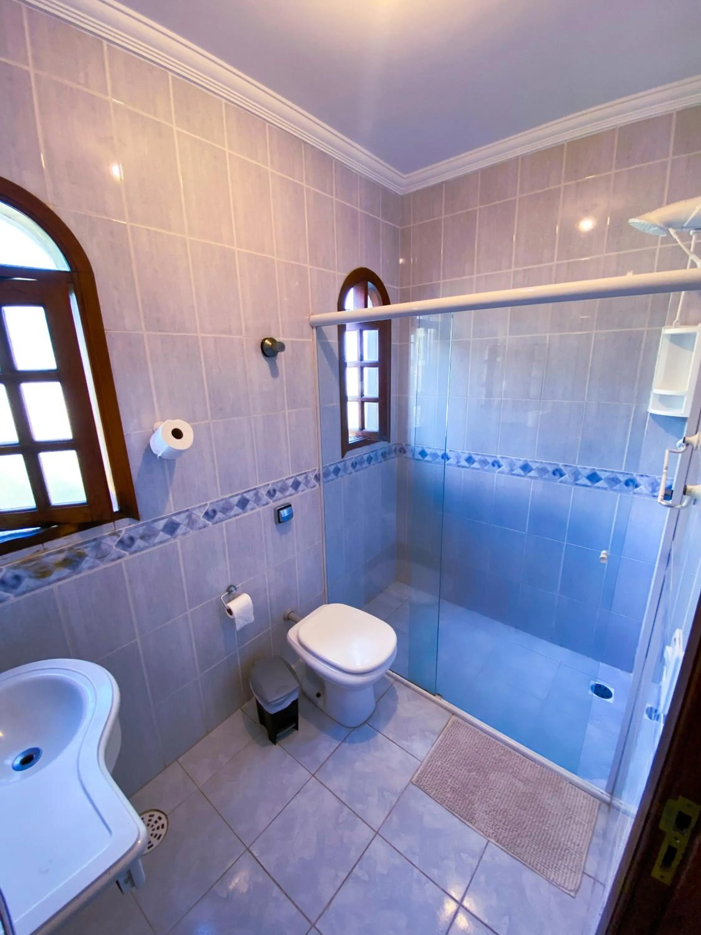 Shower in Pousada Praia do Tombo