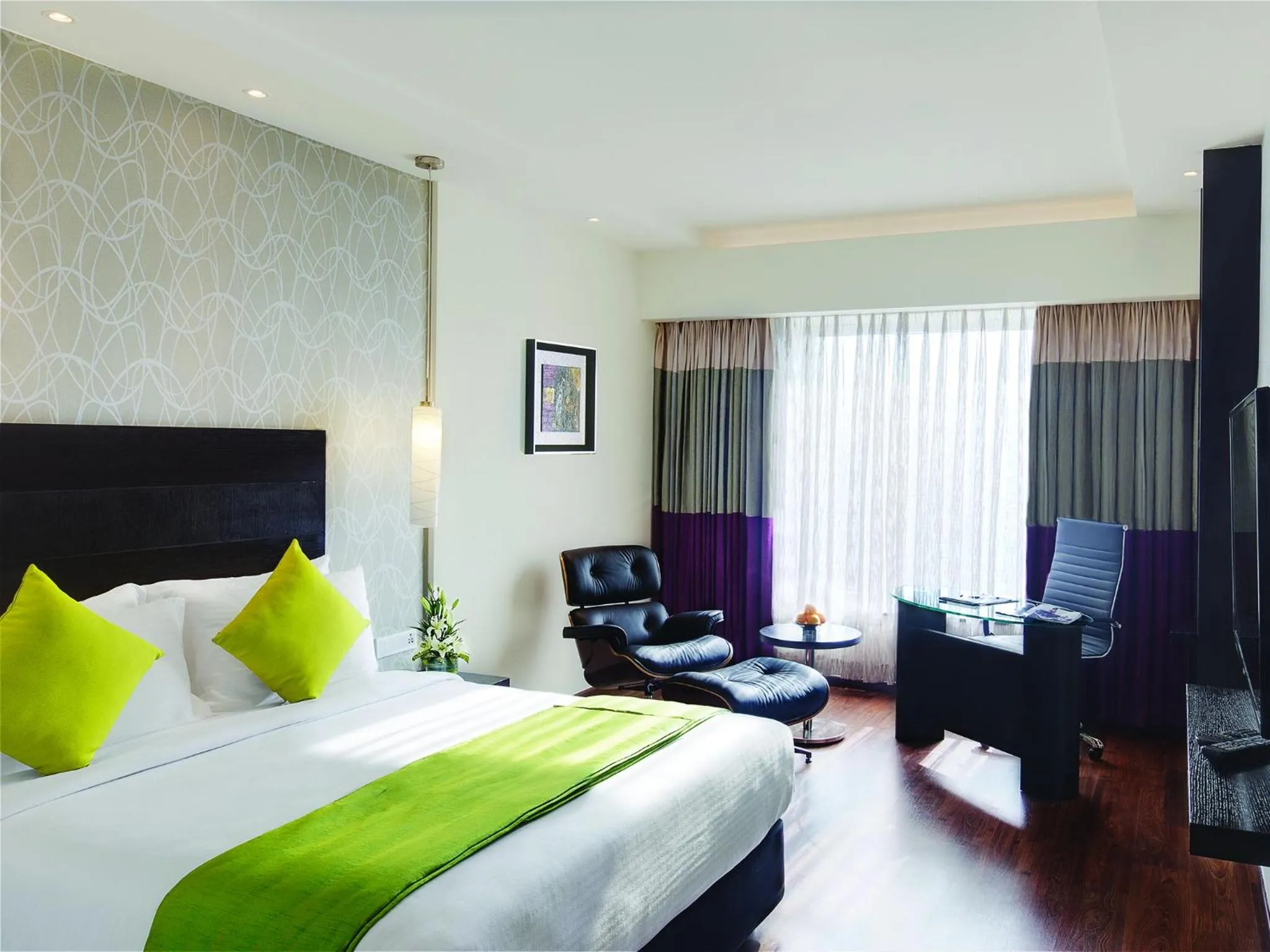 Photo of the whole room, Bed in HYCINTH Hotels