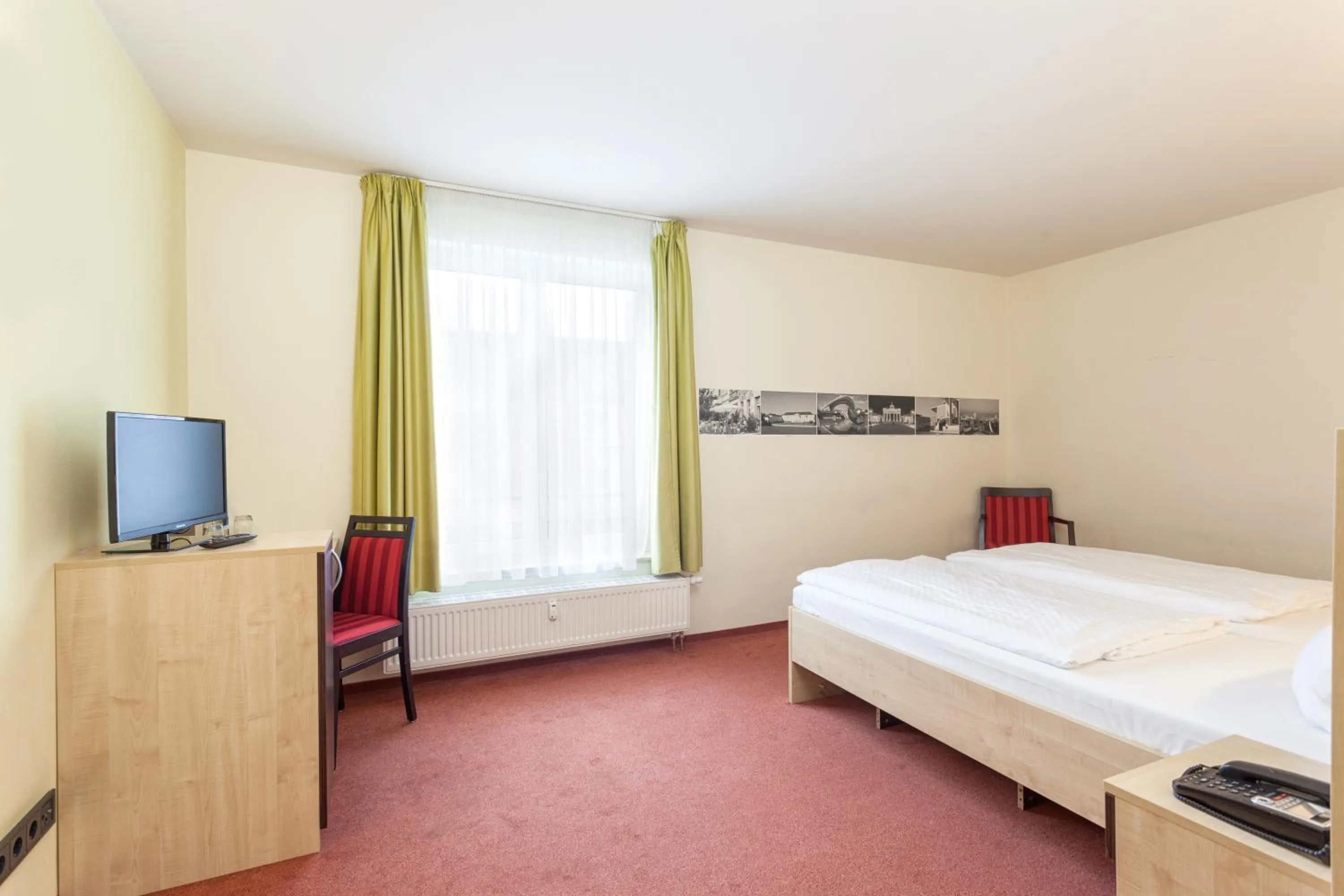 Photo of the whole room, Bed in Hotel Mit-Mensch