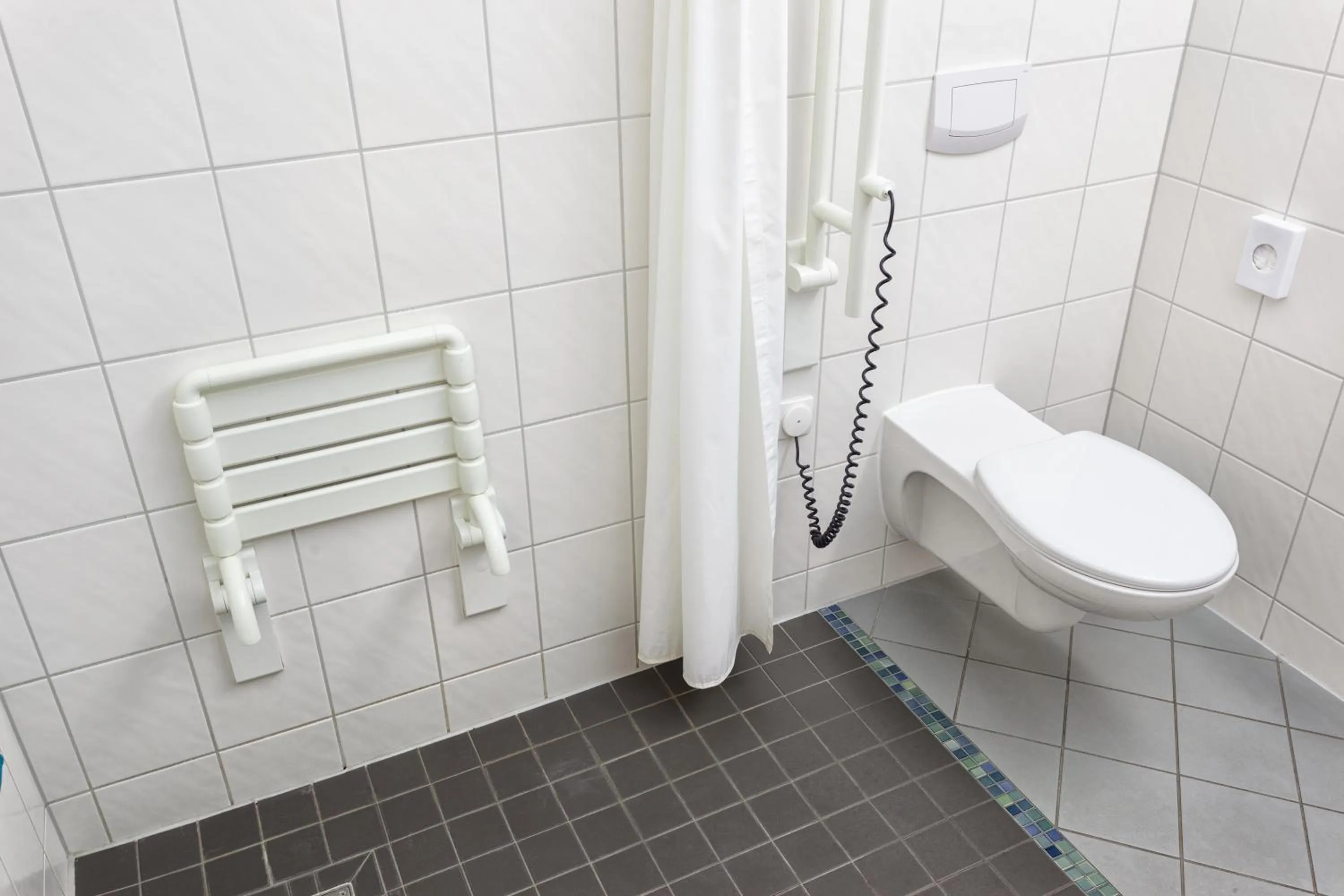 Toilet in Hotel Mit-Mensch