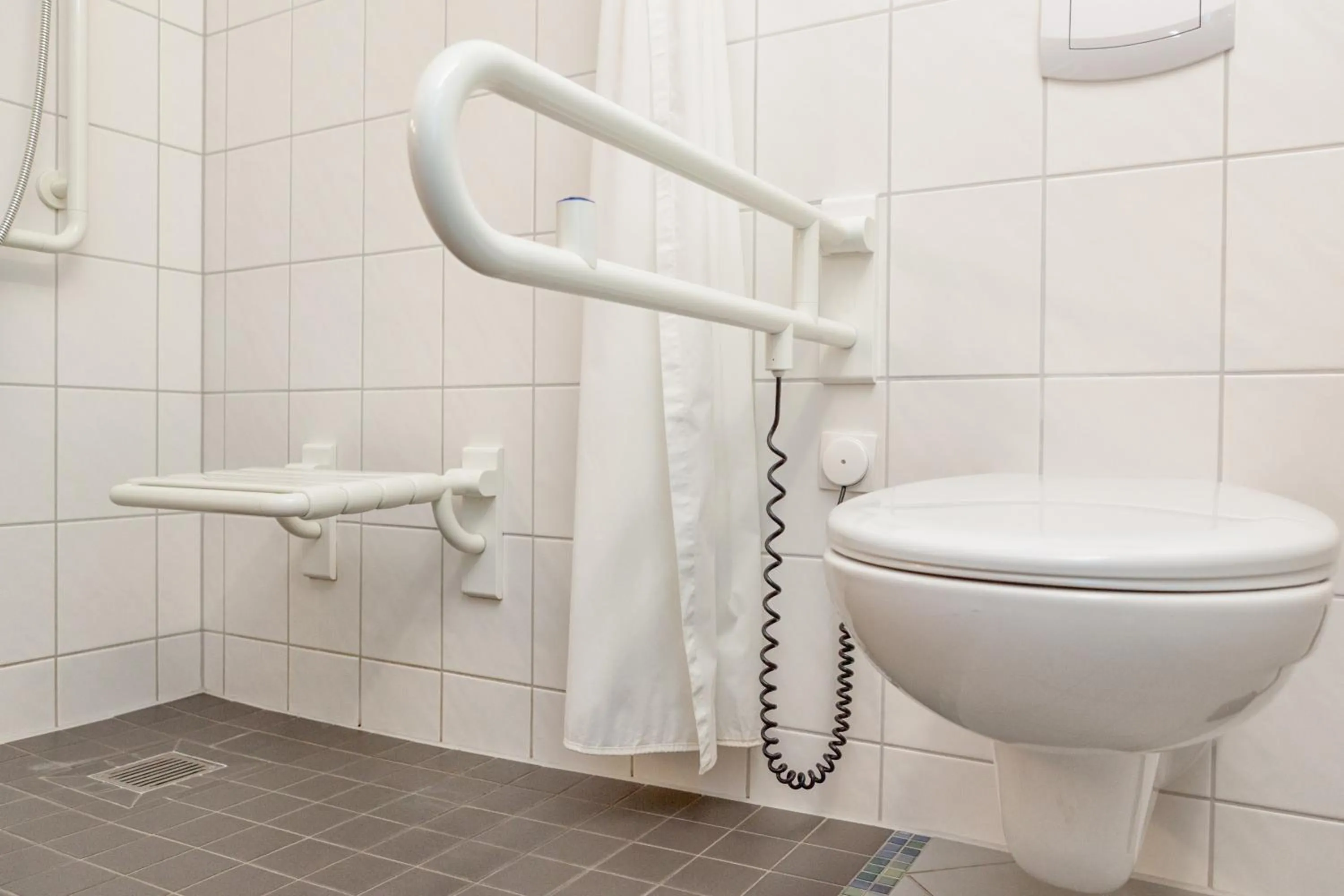 Toilet in Hotel Mit-Mensch