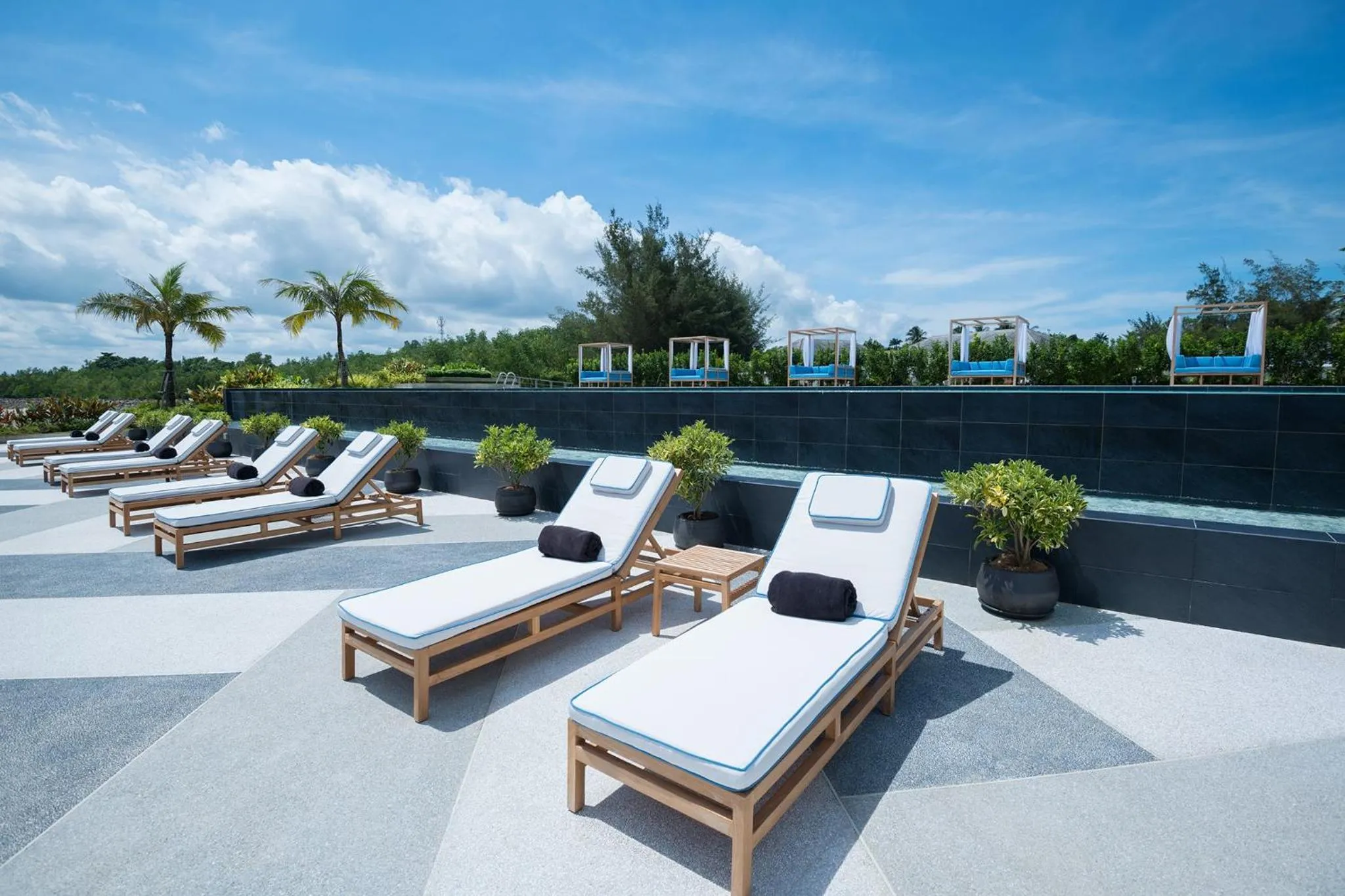 Swimming pool in Cove 55