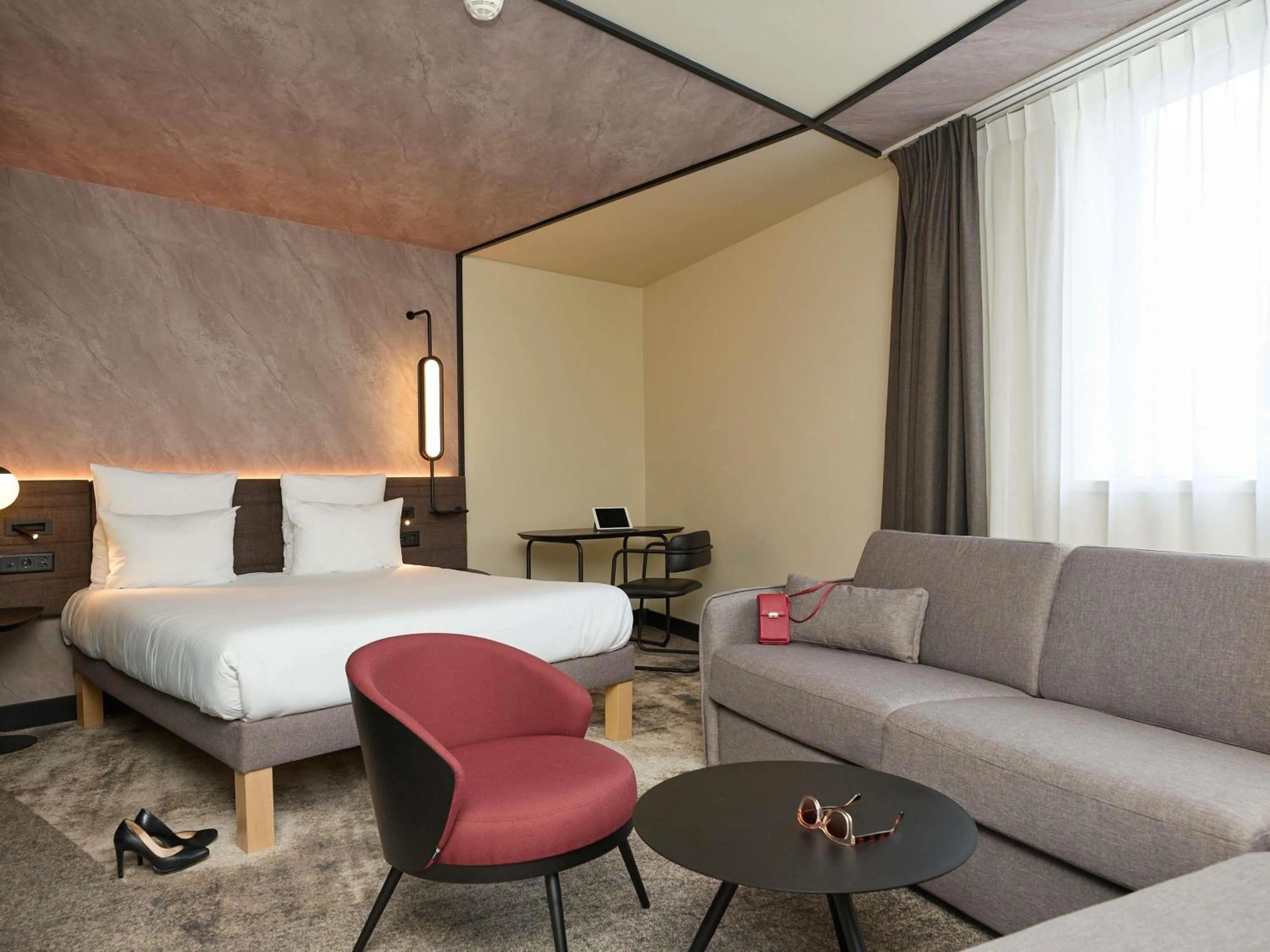 Bedroom, Bed in Novotel Bern Expo