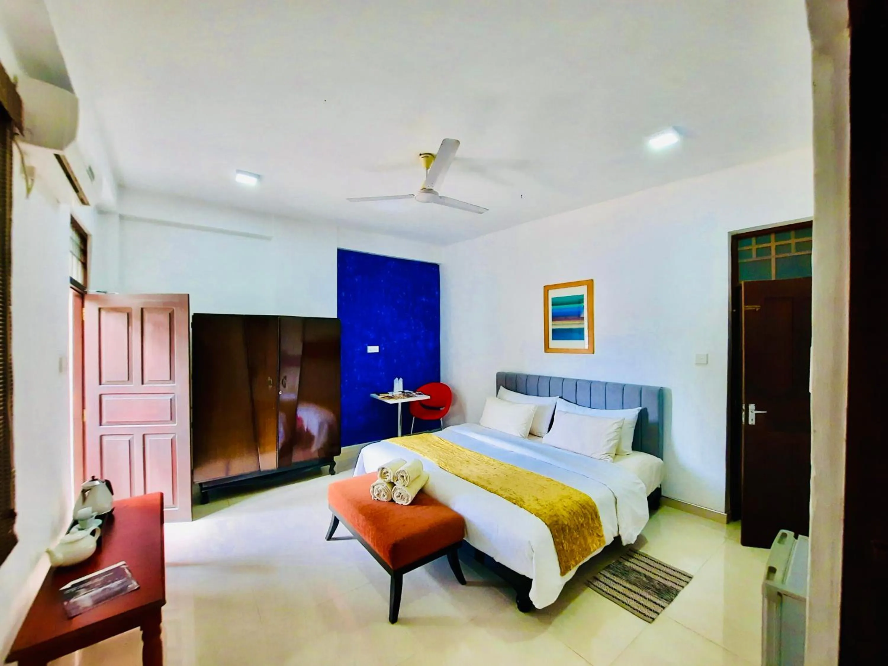 Photo of the whole room, Bed in Hotel Dorset