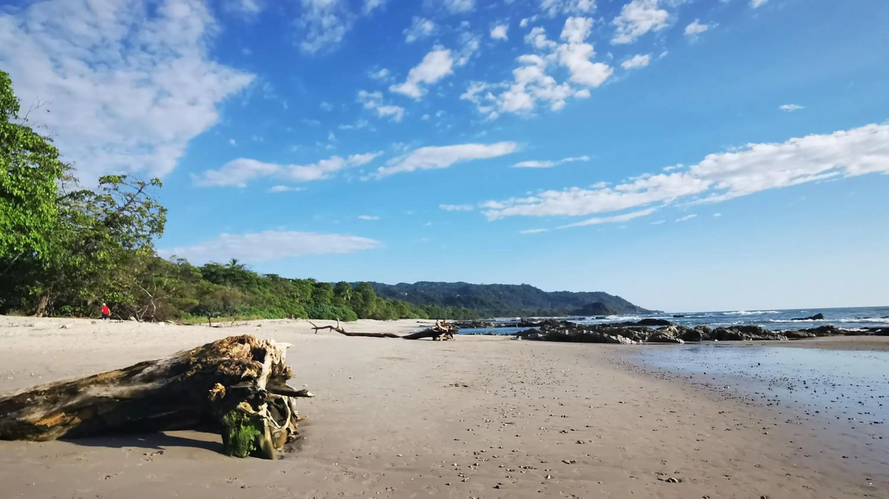 Day in Hotel Ritmo Tropical - Pool and Breakfast