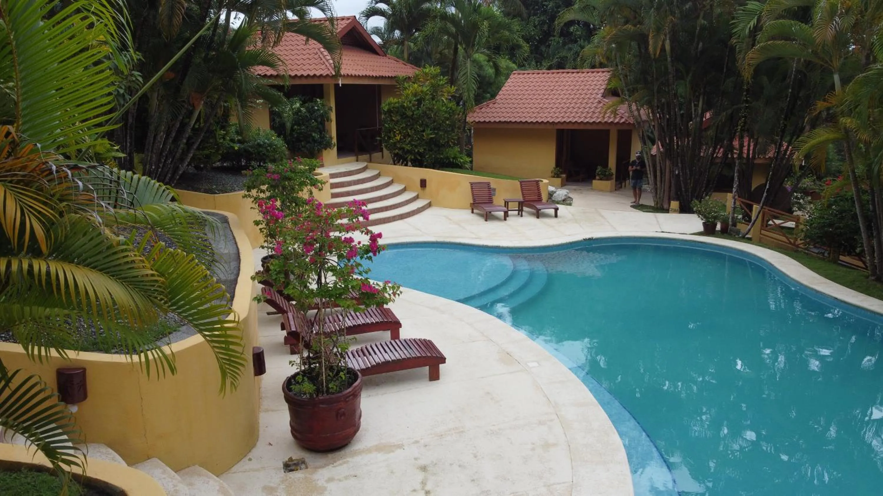 Day in Hotel Ritmo Tropical - Pool and Breakfast