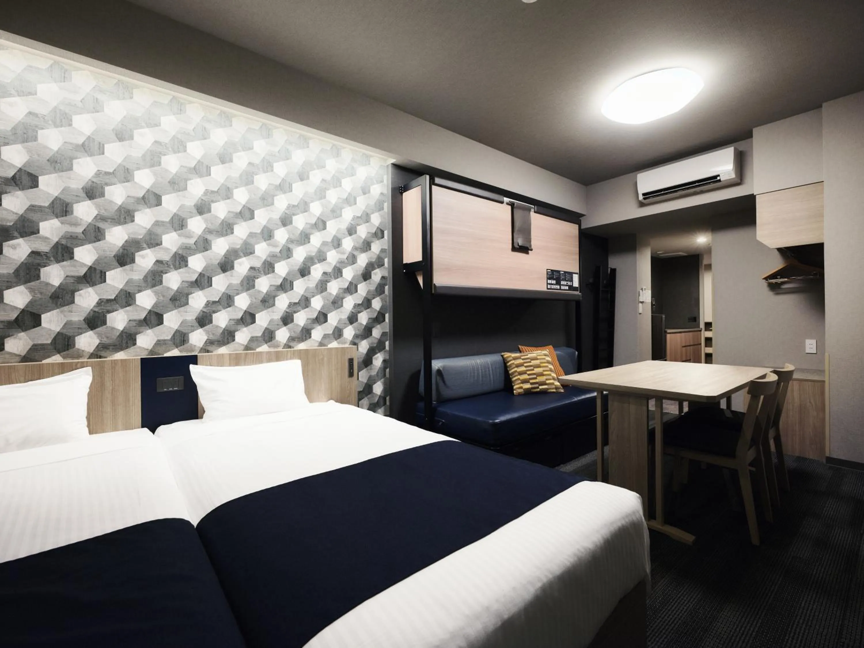 Bed in MONday Apart Asakusabashi Akihabara