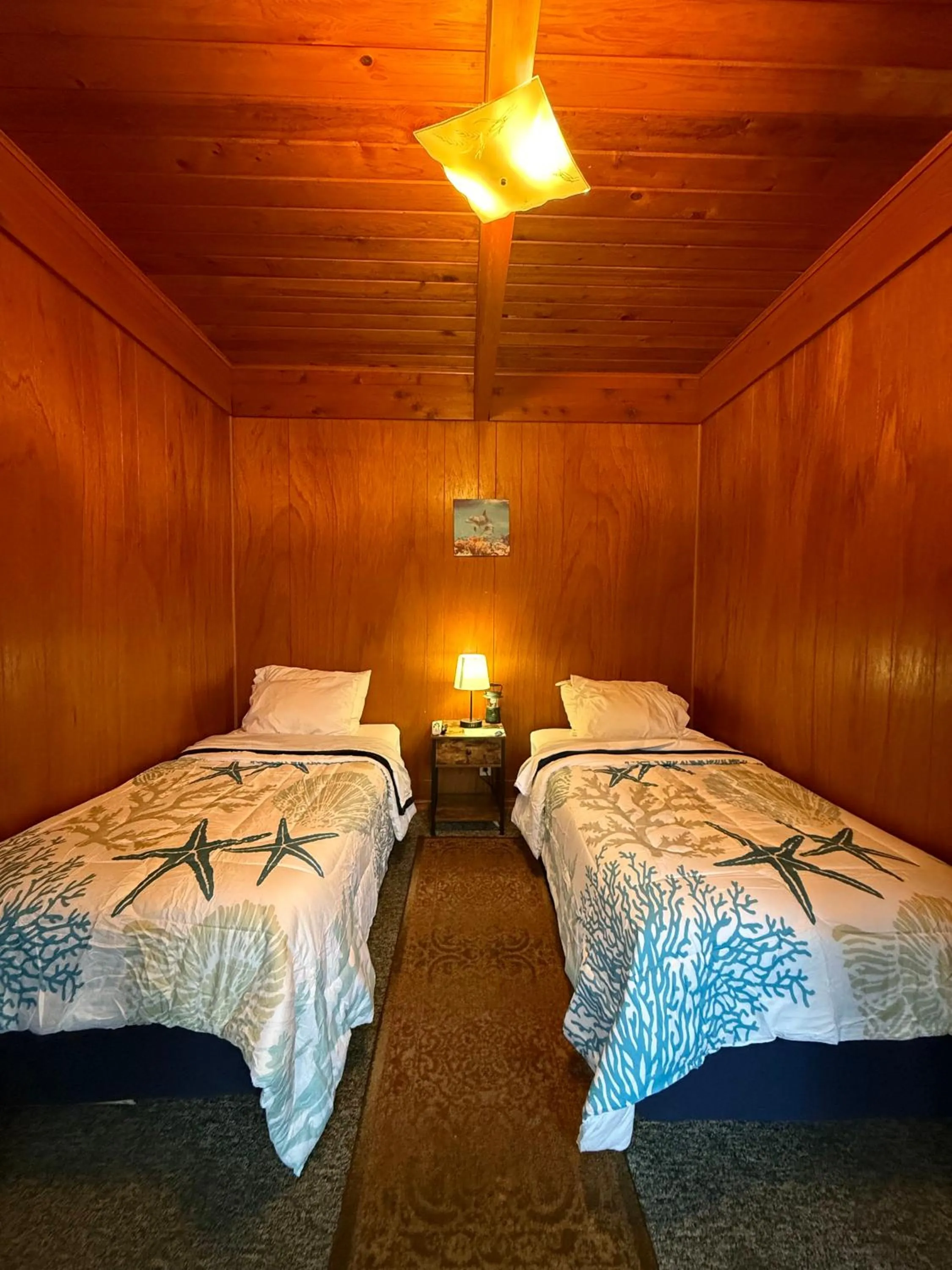 Bed in Curley's Resort & Dive Center