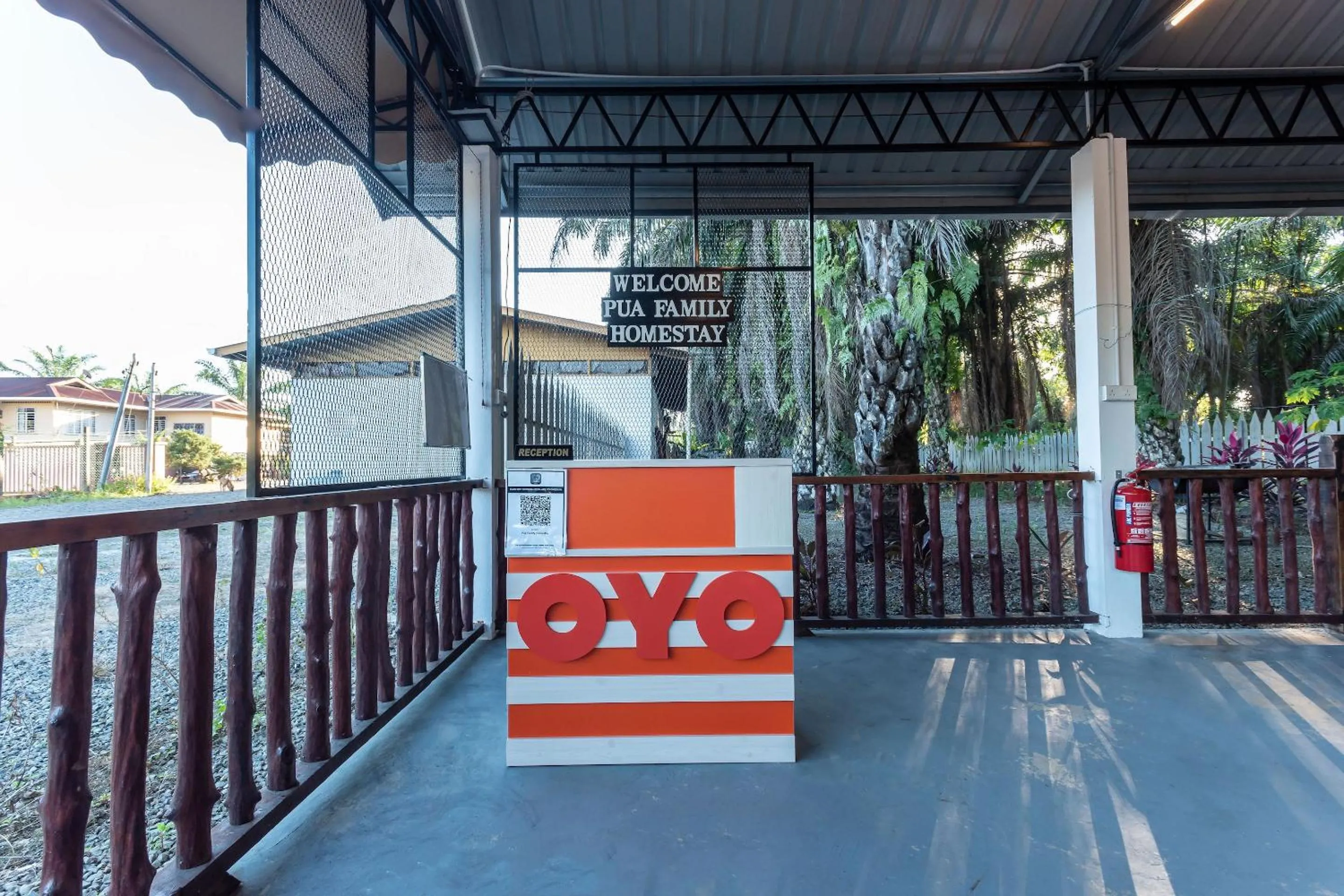 Lobby or reception in OYO 90149 Pua Family Semporna