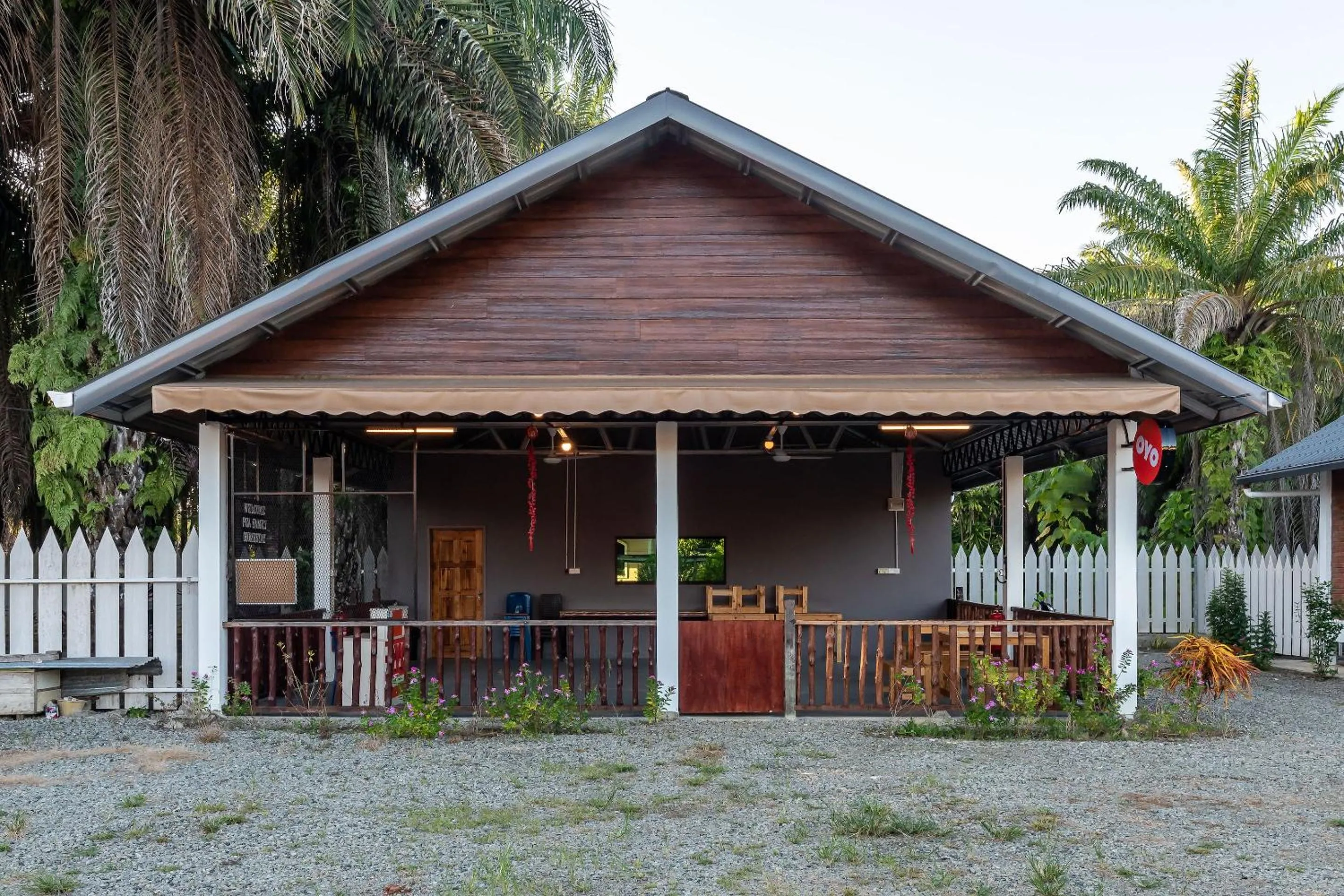 Facade/entrance in OYO 90149 Pua Family Semporna