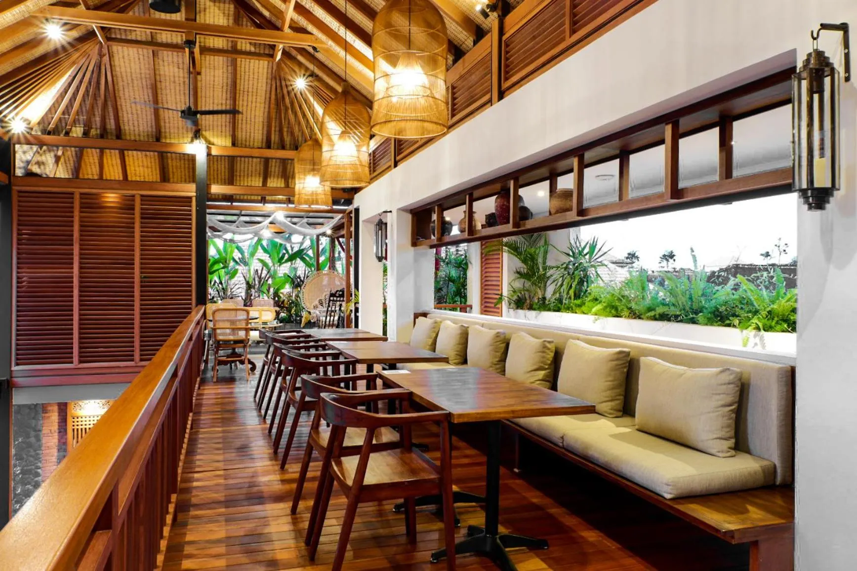 Restaurant/places to eat in Sampatti Villas