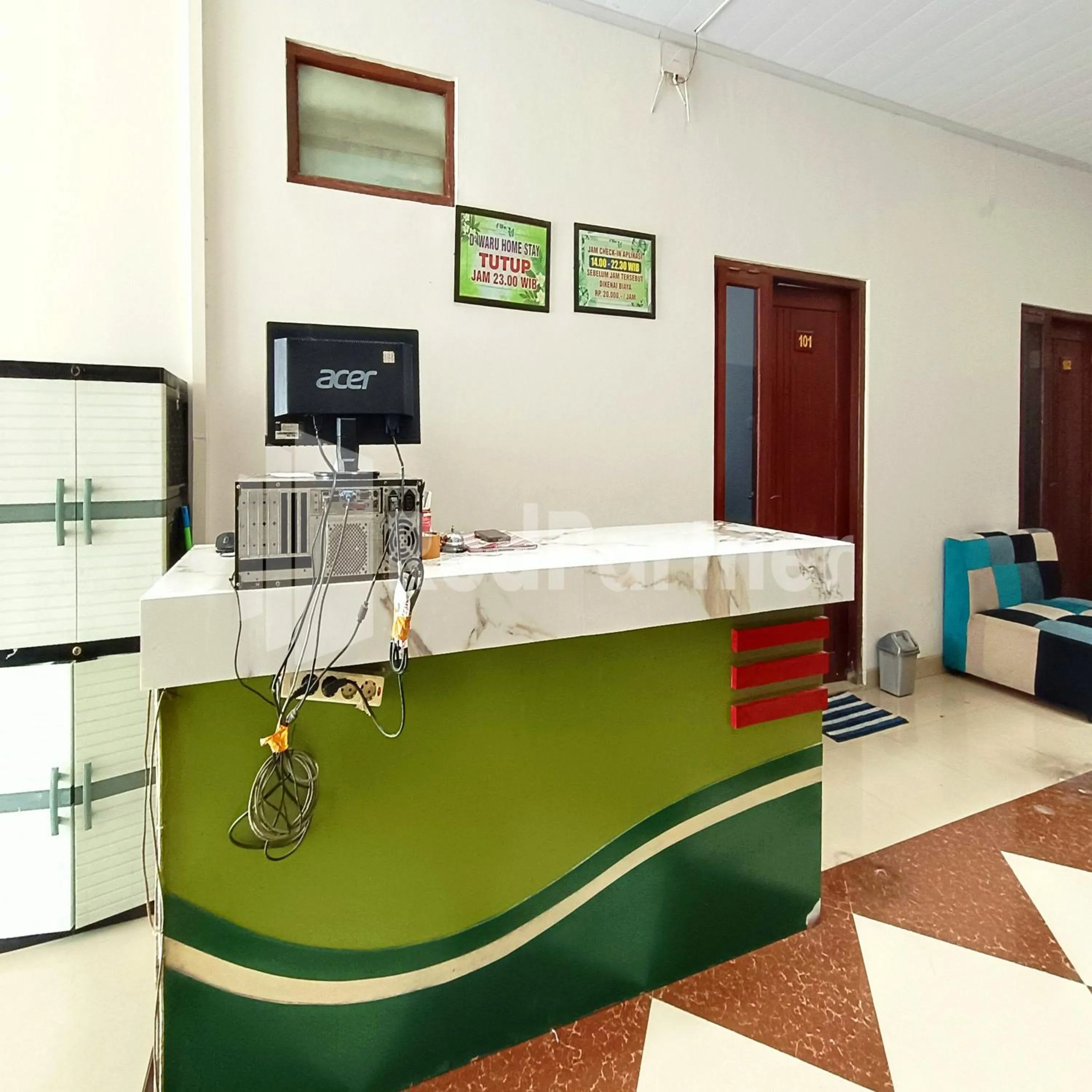 Lobby or reception in D'Waru Homestay Syariah near Jl Slamet Riyadi Mitra RedDoorz