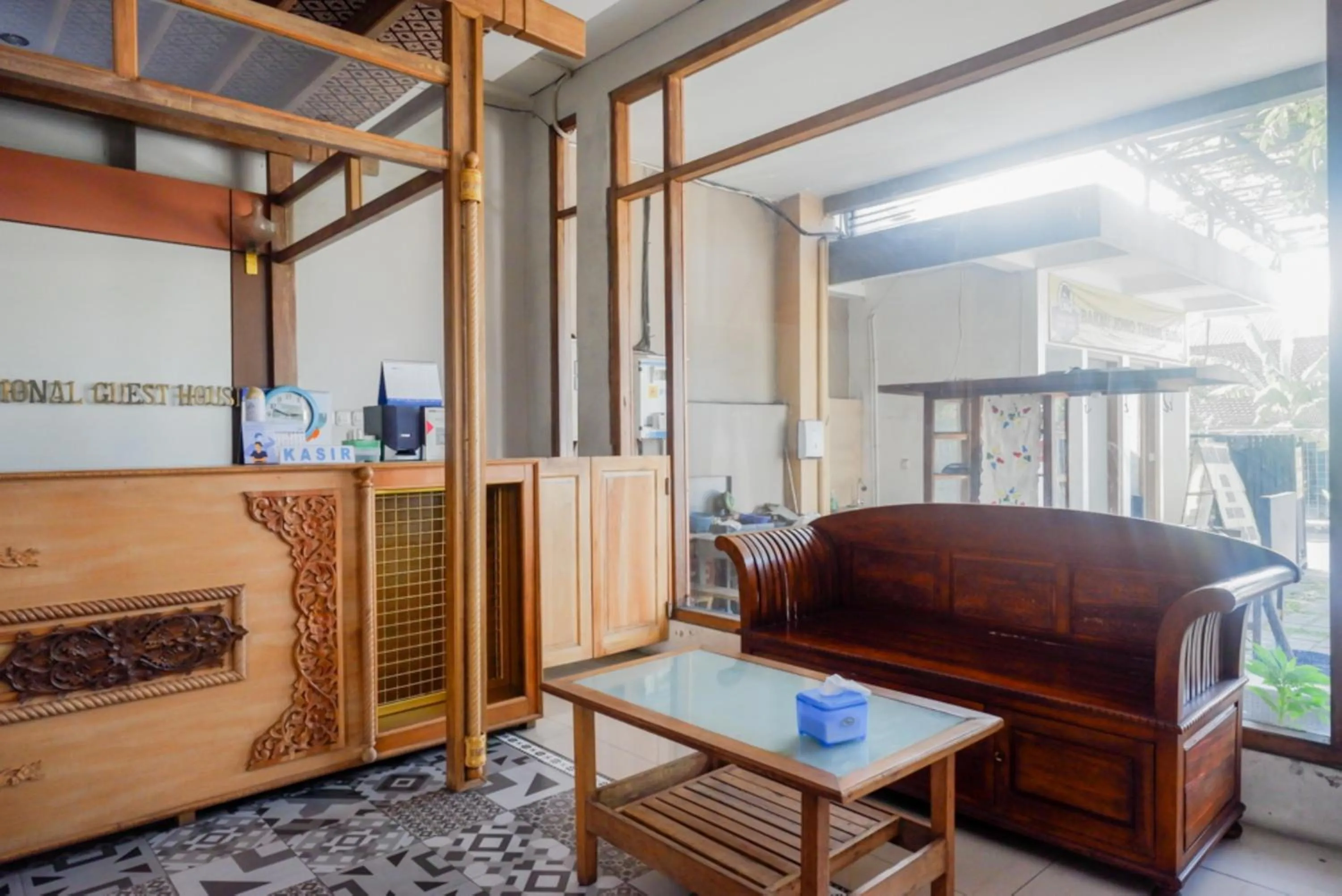 Urbanview Hotel Blok O International by RedDoorz