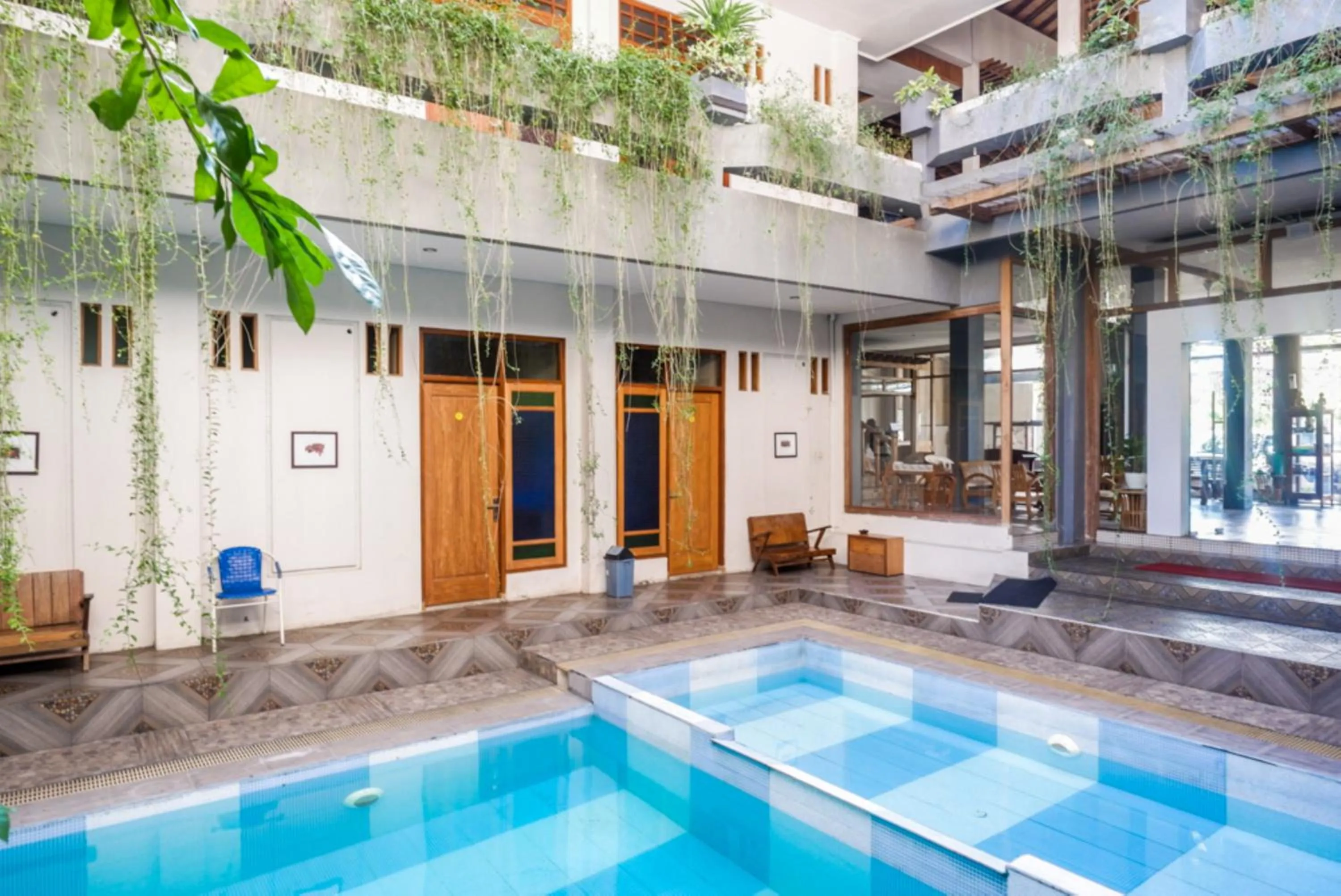 Urbanview Hotel Blok O International by RedDoorz