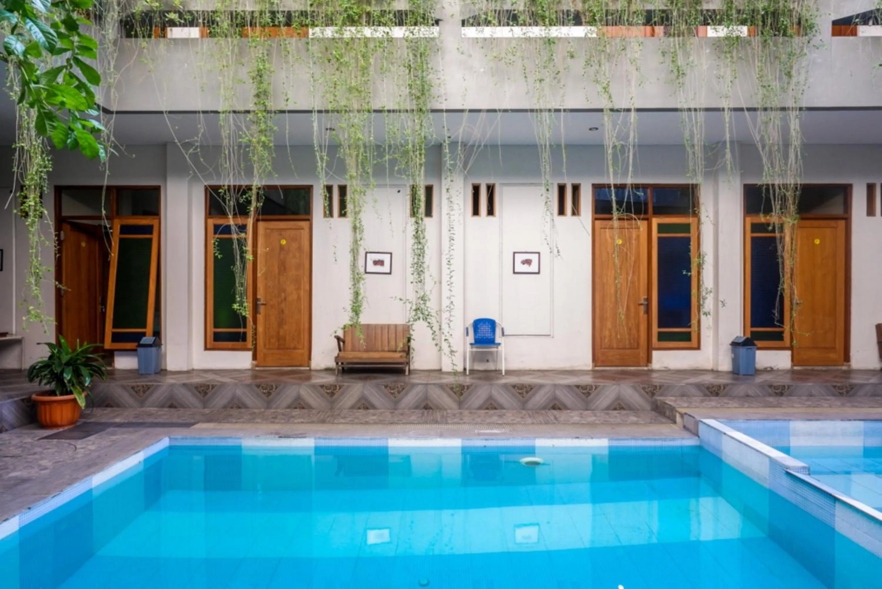 Urbanview Hotel Blok O International by RedDoorz