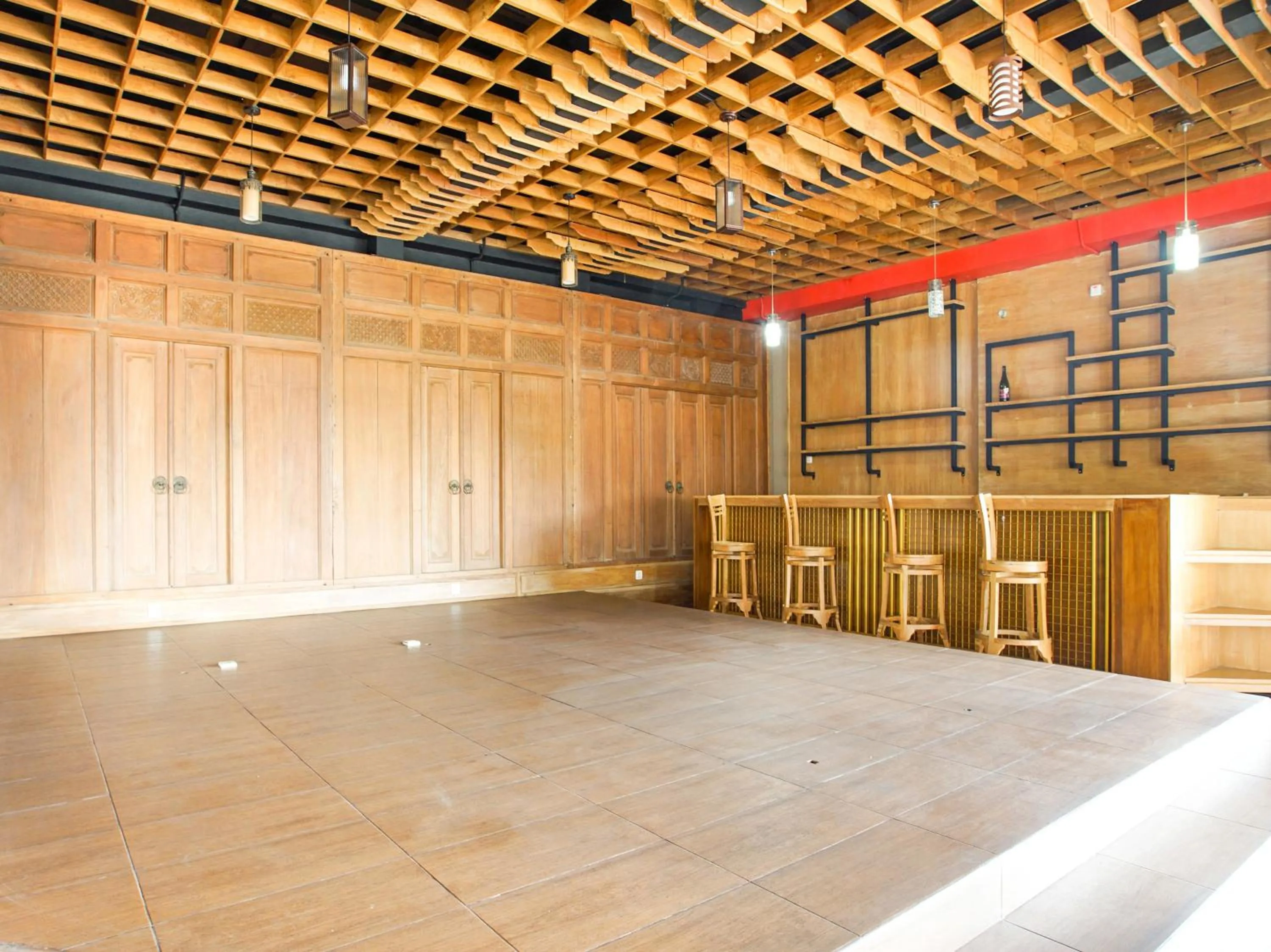 Area and facilities in Urbanview Hotel Blok O International by RedDoorz